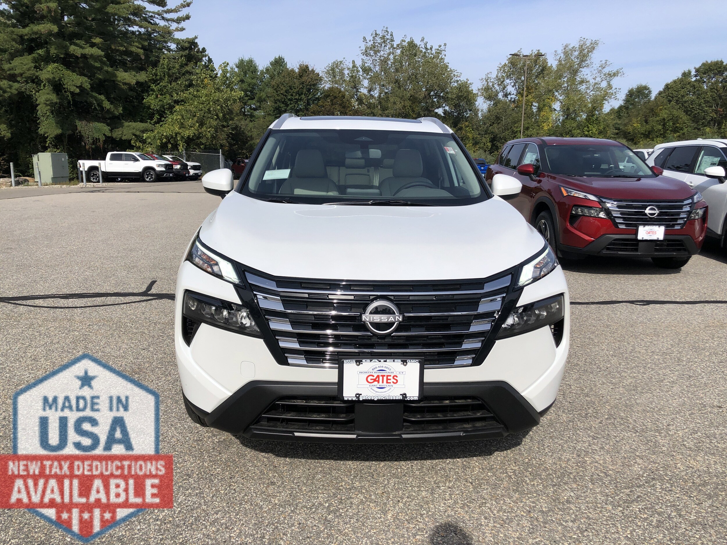 2026 Nissan Rogue SV photo 2