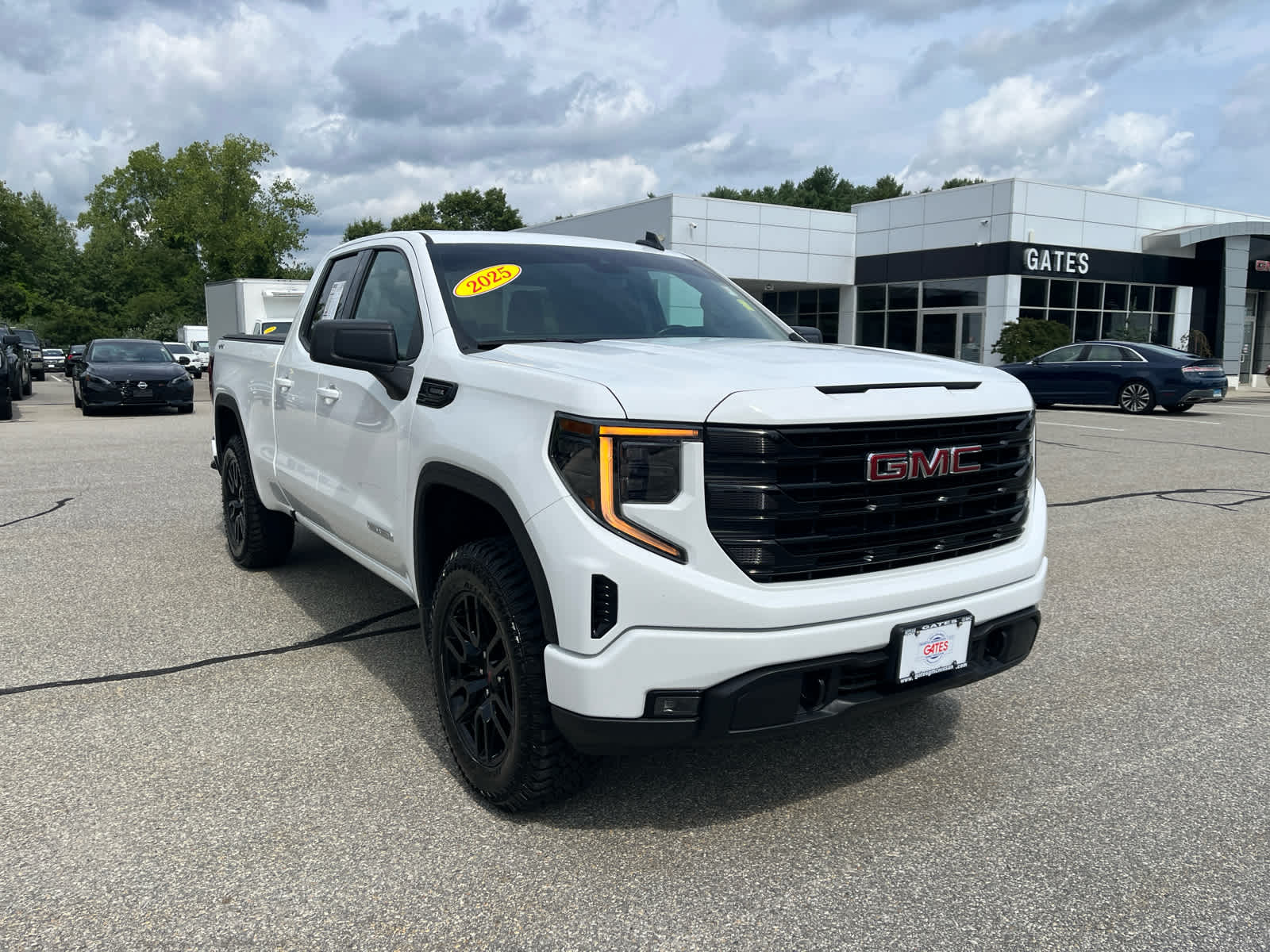2025 GMC Sierra 1500 Elevation