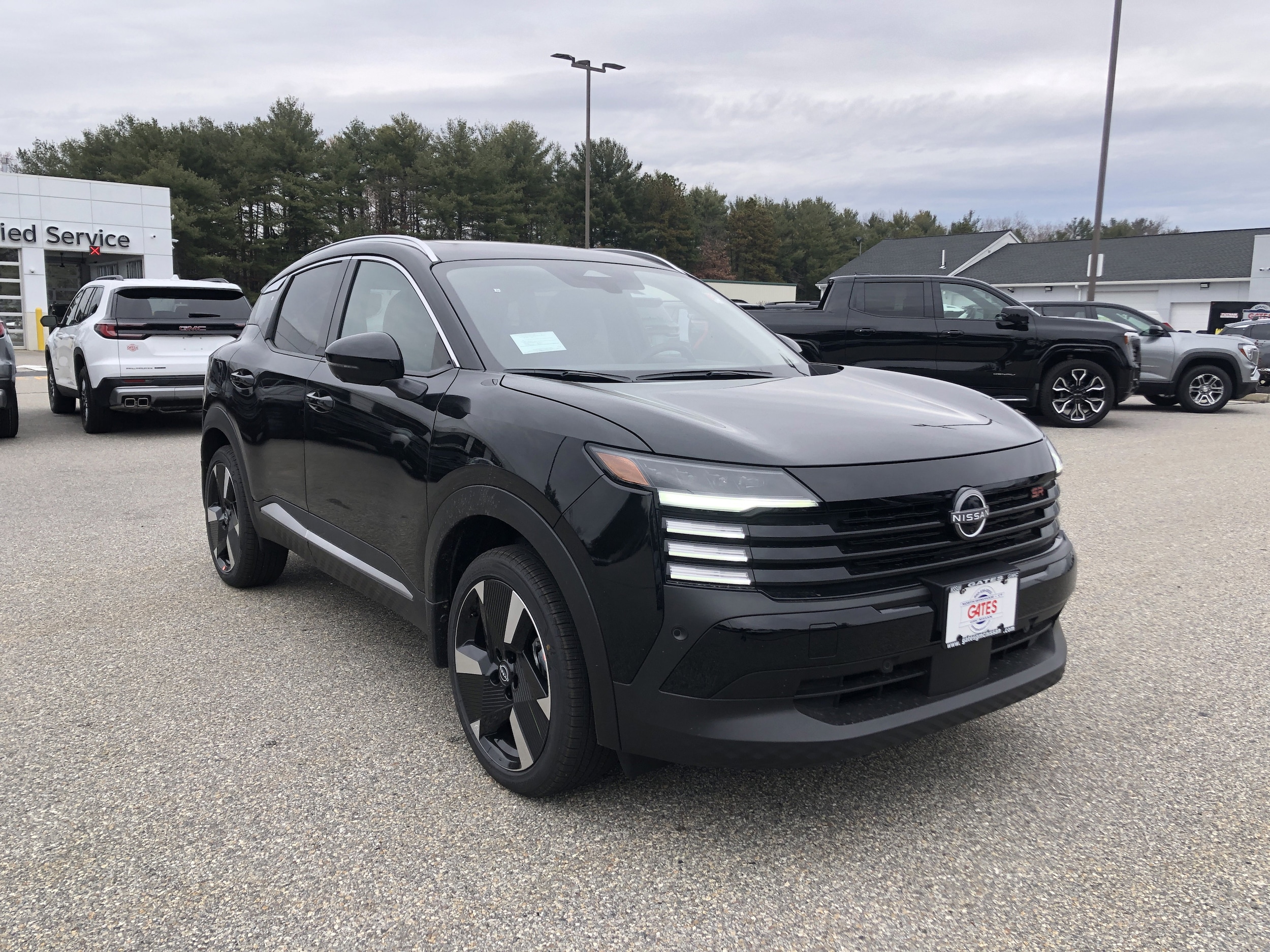 2026 Nissan KICKS SR AWD's photo