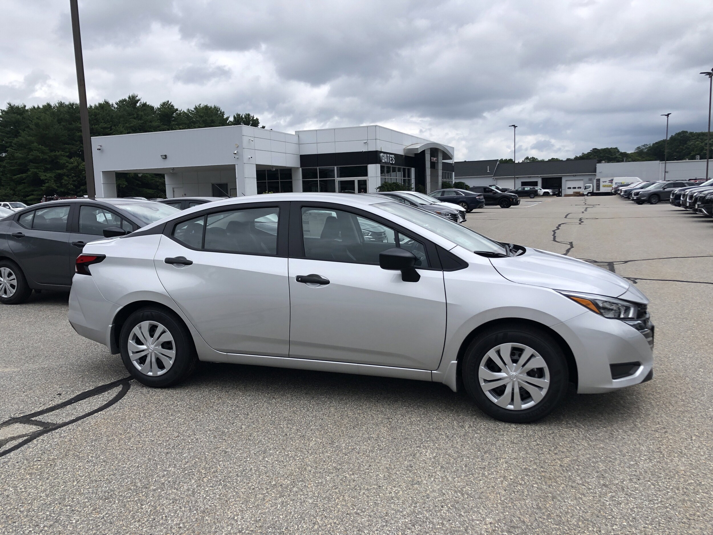 2025 Nissan Versa S photo 4