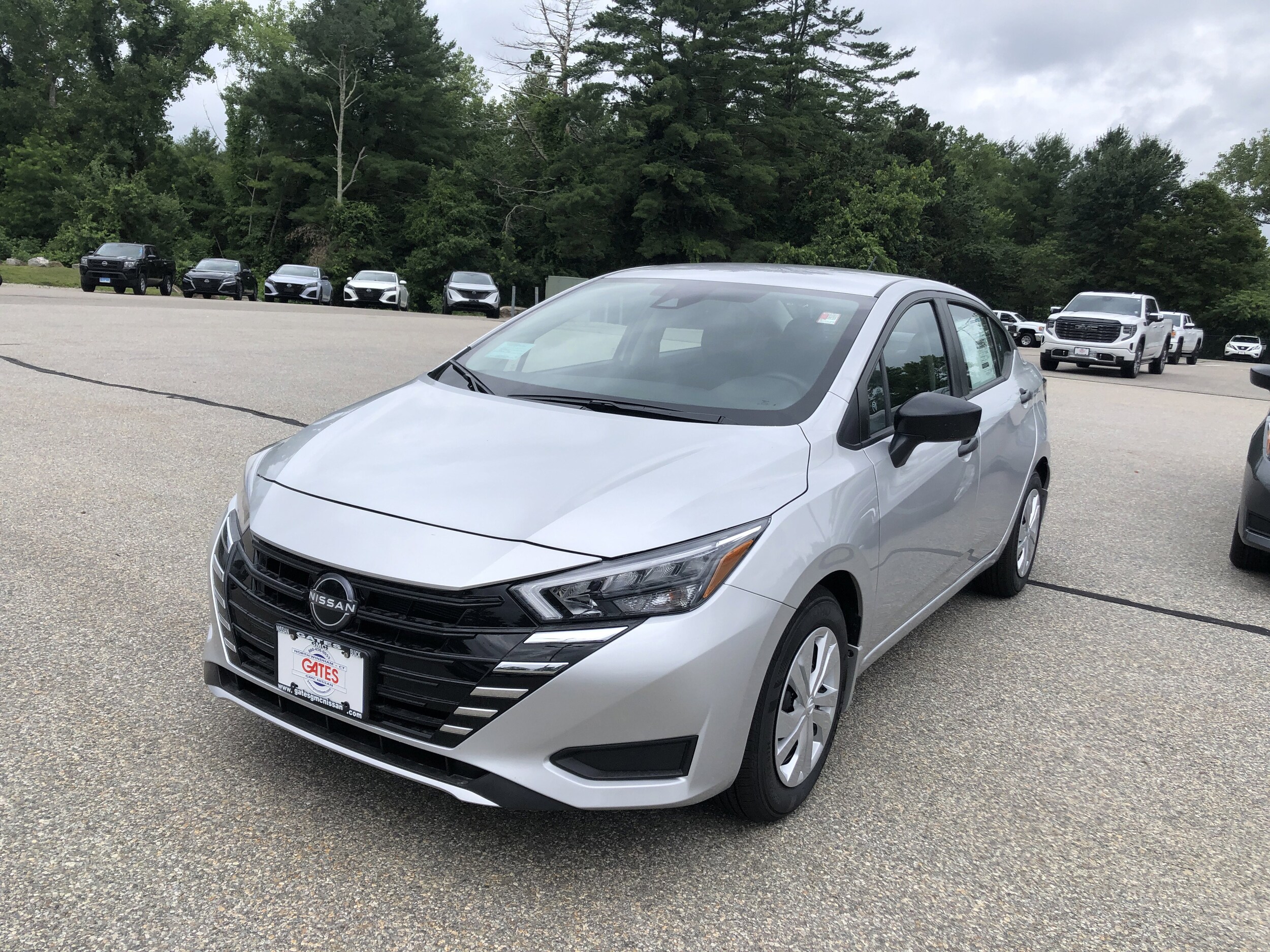 2025 Nissan Versa S photo 3