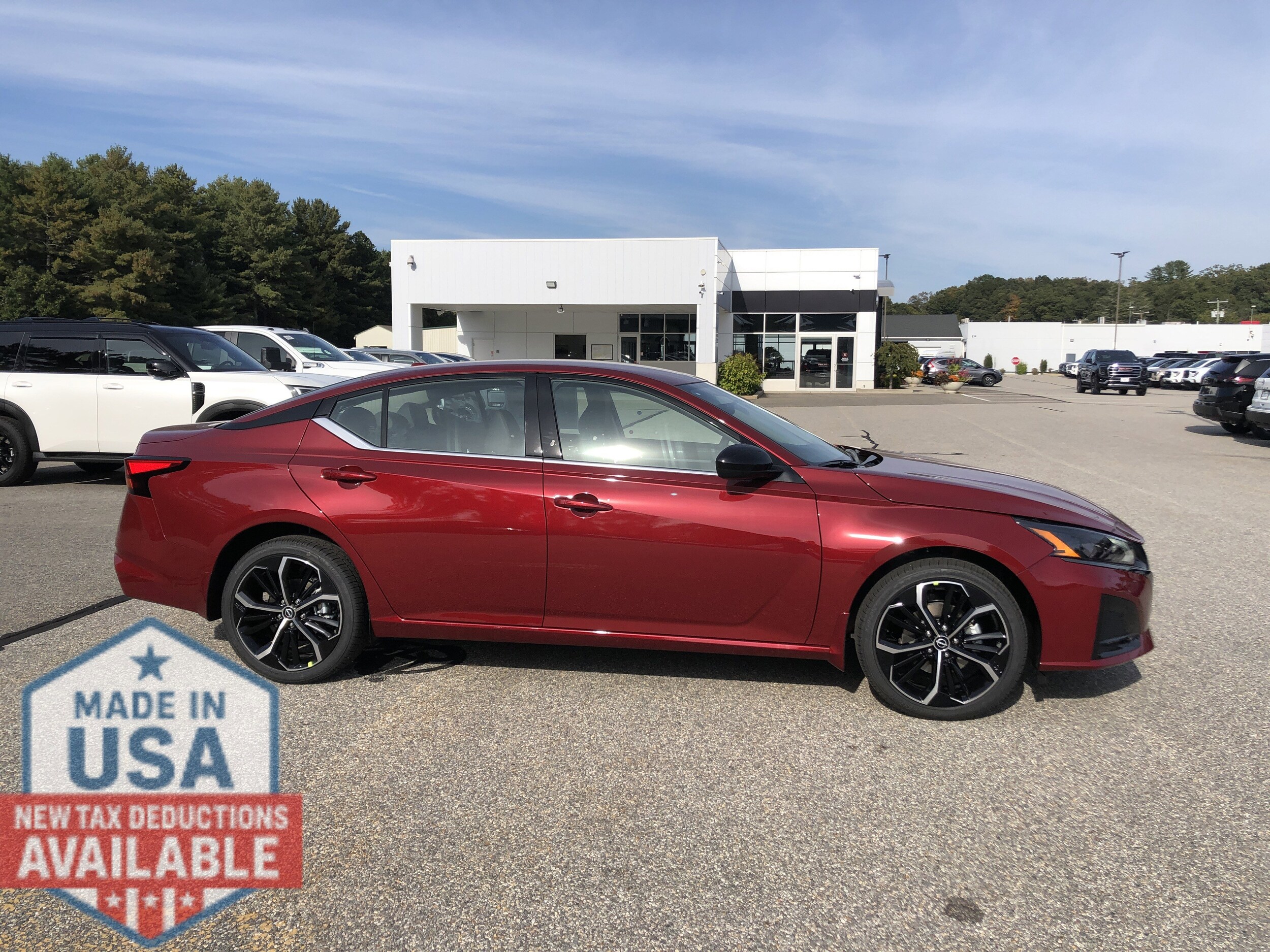 2025 Nissan Altima SR photo 3