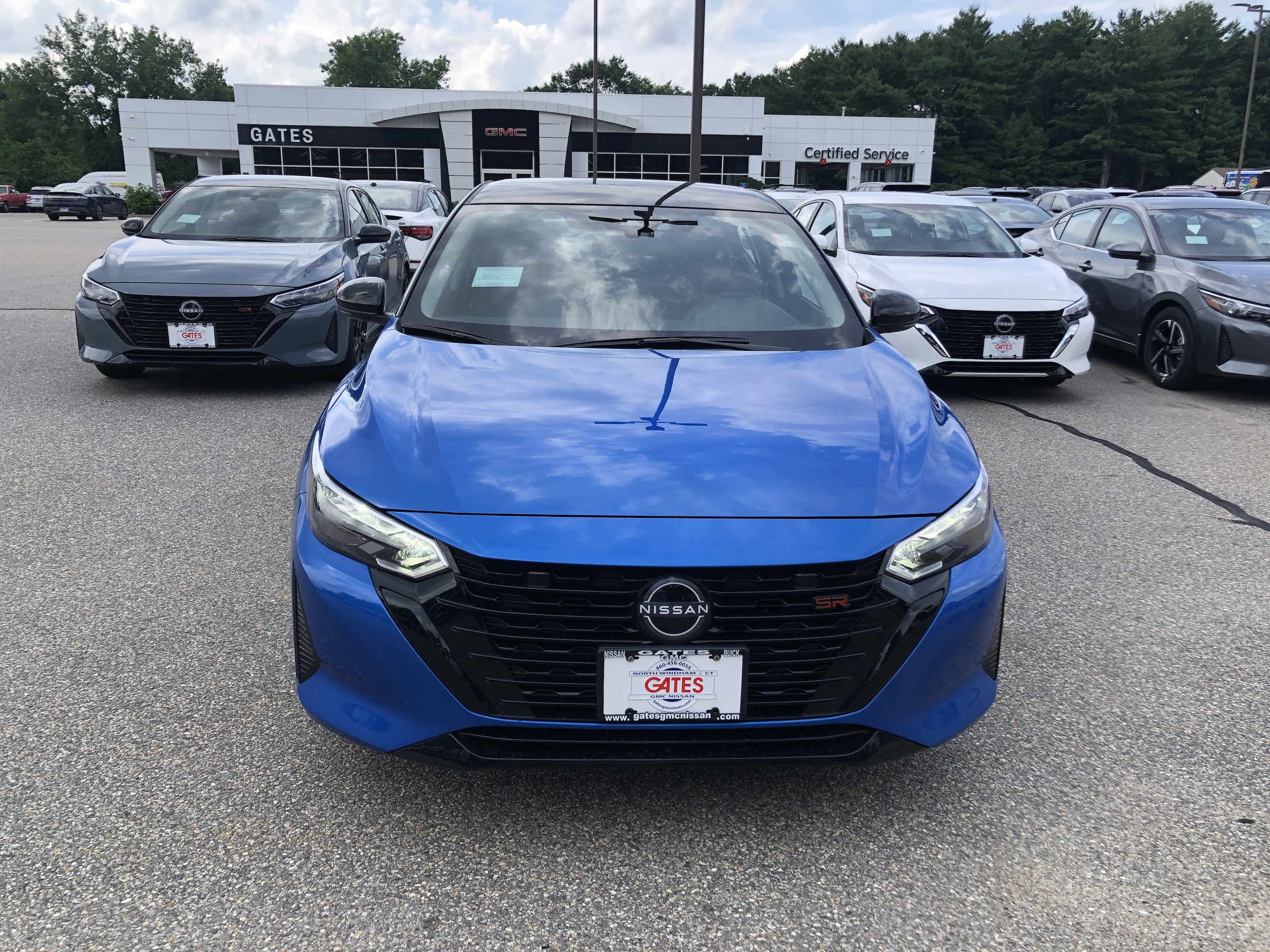 2025 Nissan Sentra SR - Photo 2