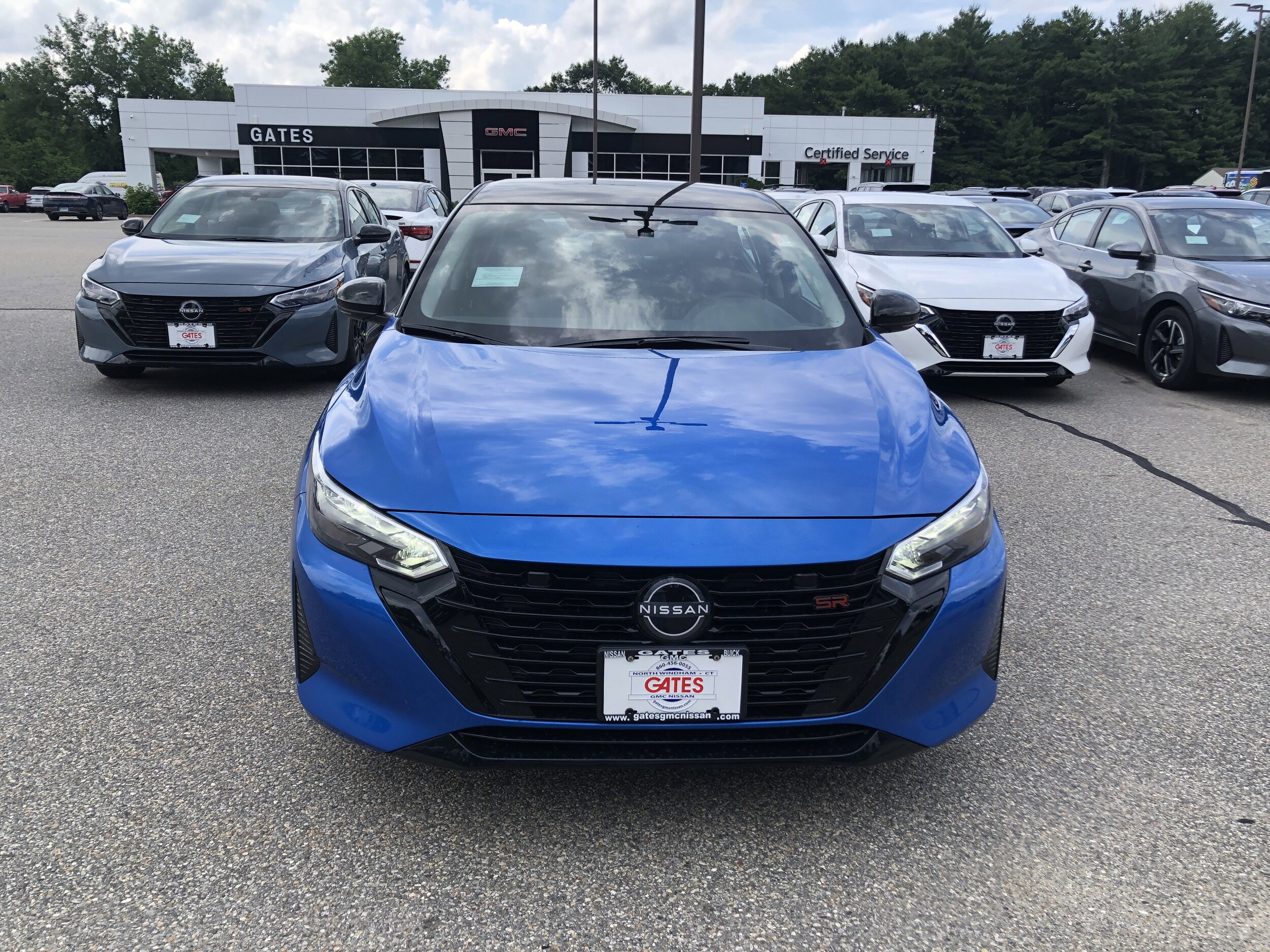 2025 Nissan Sentra SR photo 2