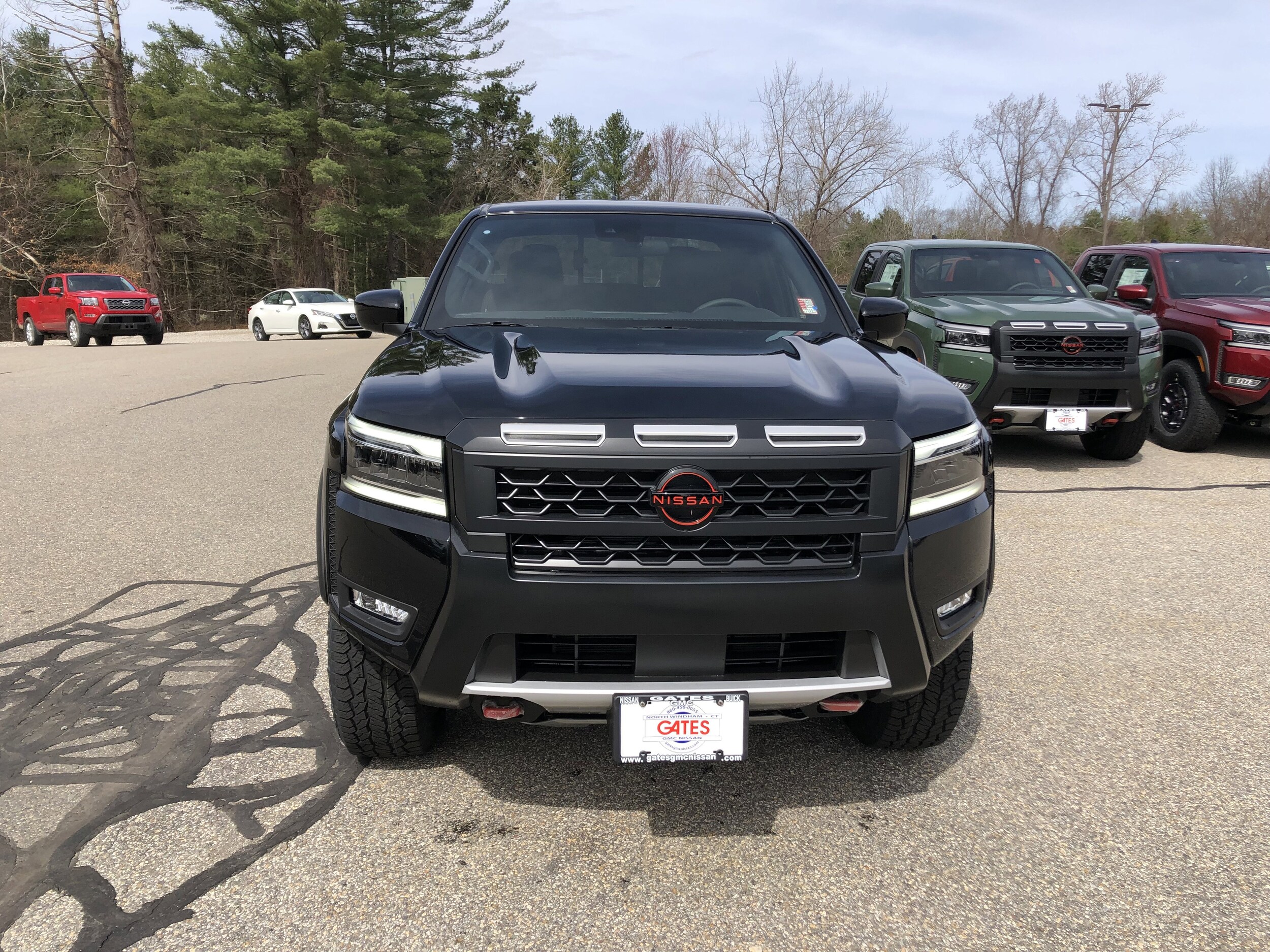 2025 Nissan Frontier PRO-4X photo 2