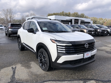 2026 Nissan Kicks SR SUV