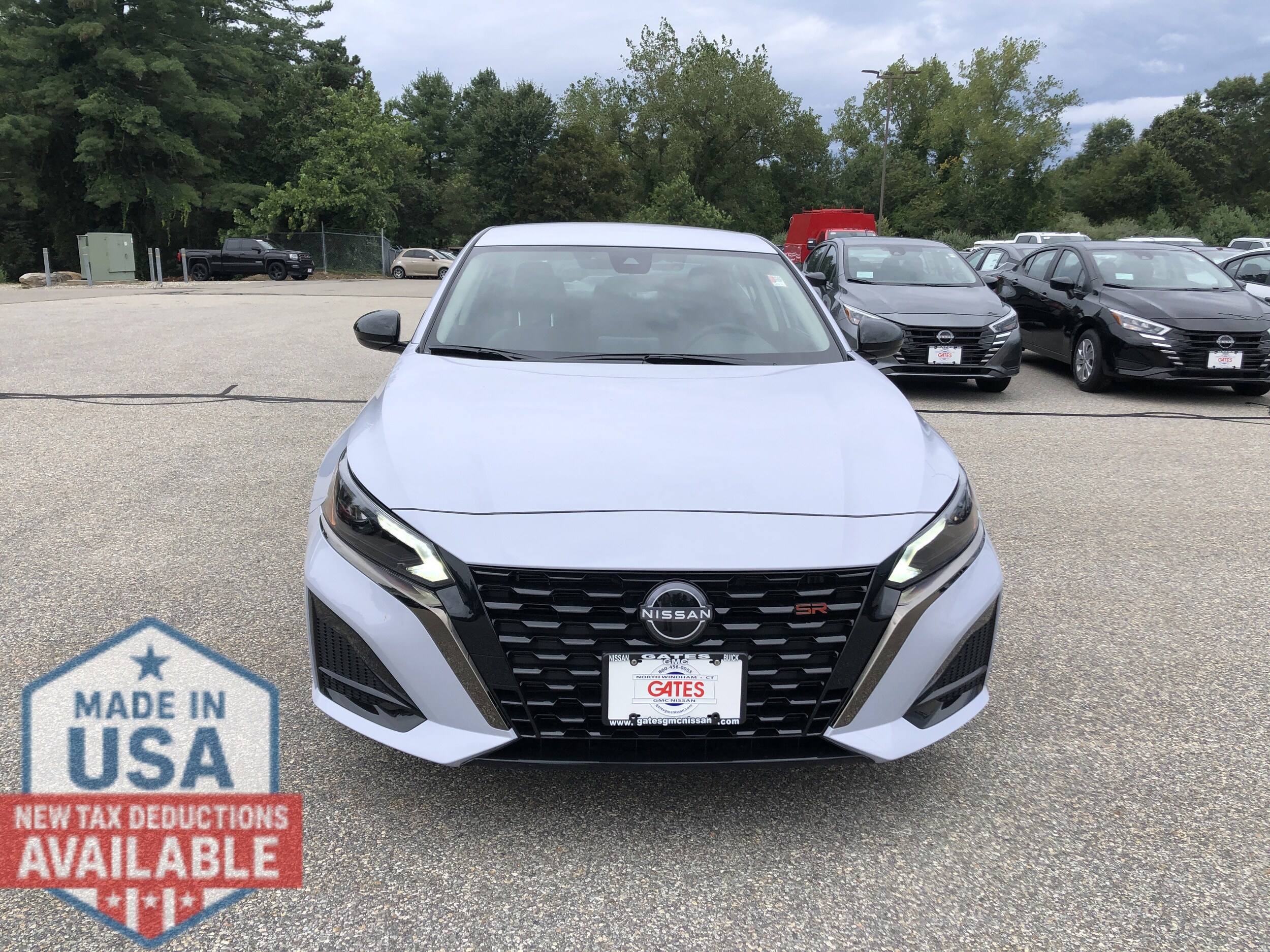 2025 Nissan Altima SR photo 2