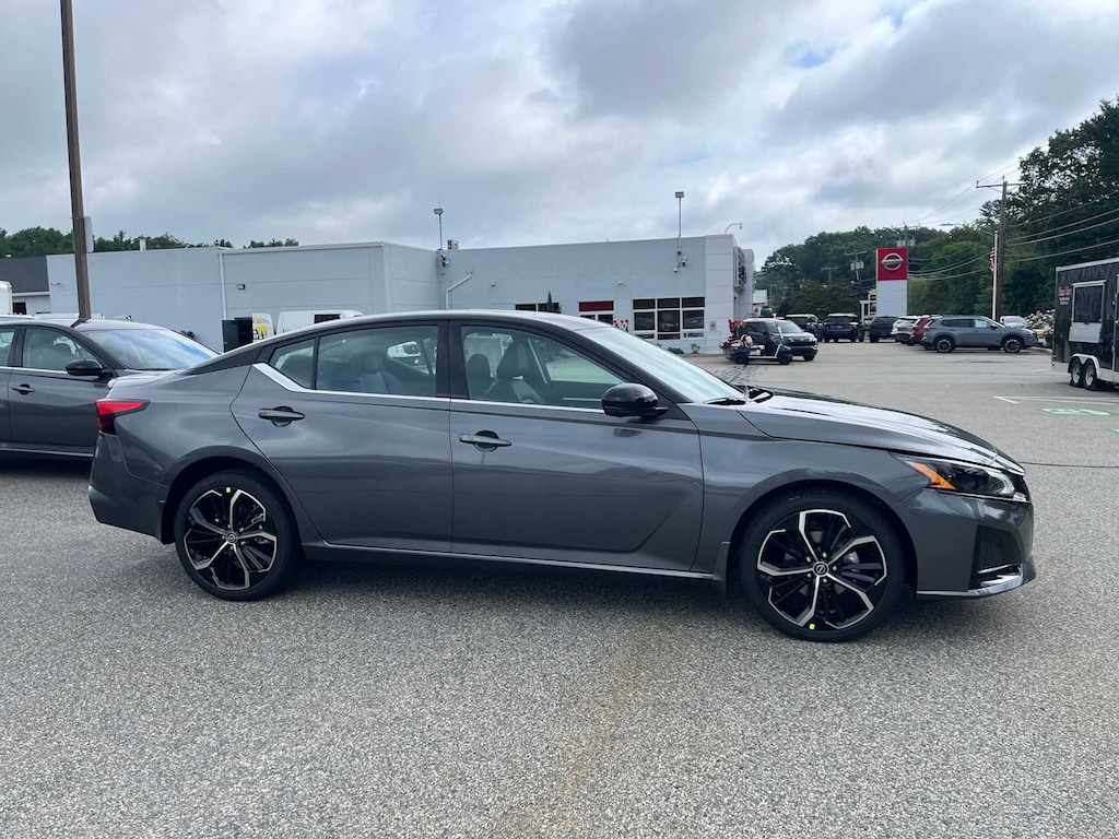 New 2026 Nissan Altima SR Sedan