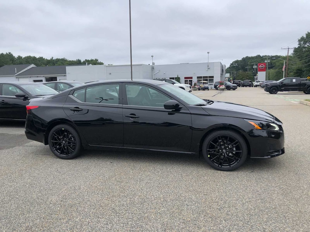 New 2026 Nissan Altima SR Sedan