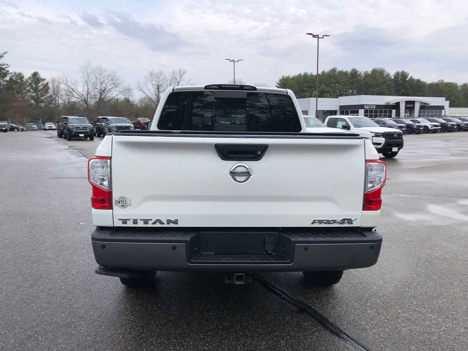 2019 Nissan Titan PRO-4X 4x4 Crew Cab photo 6