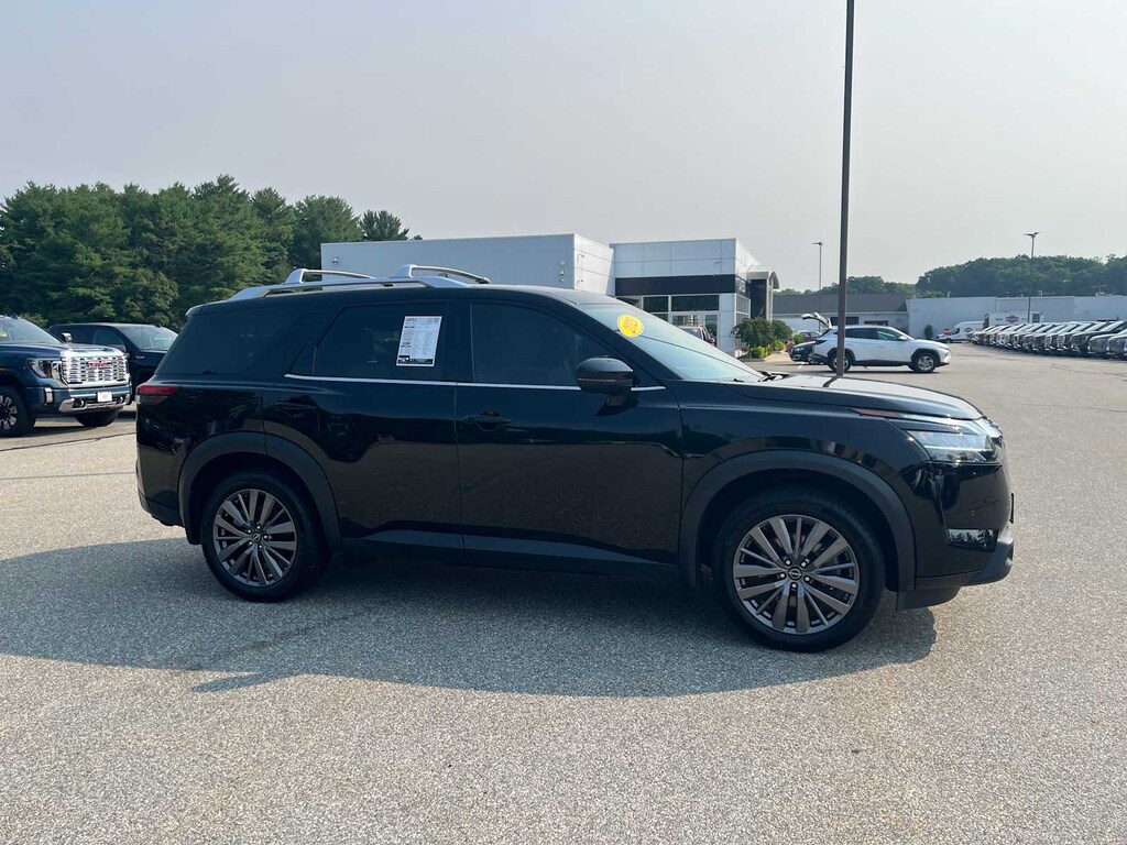 Used 2023 Nissan Pathfinder SL SUV