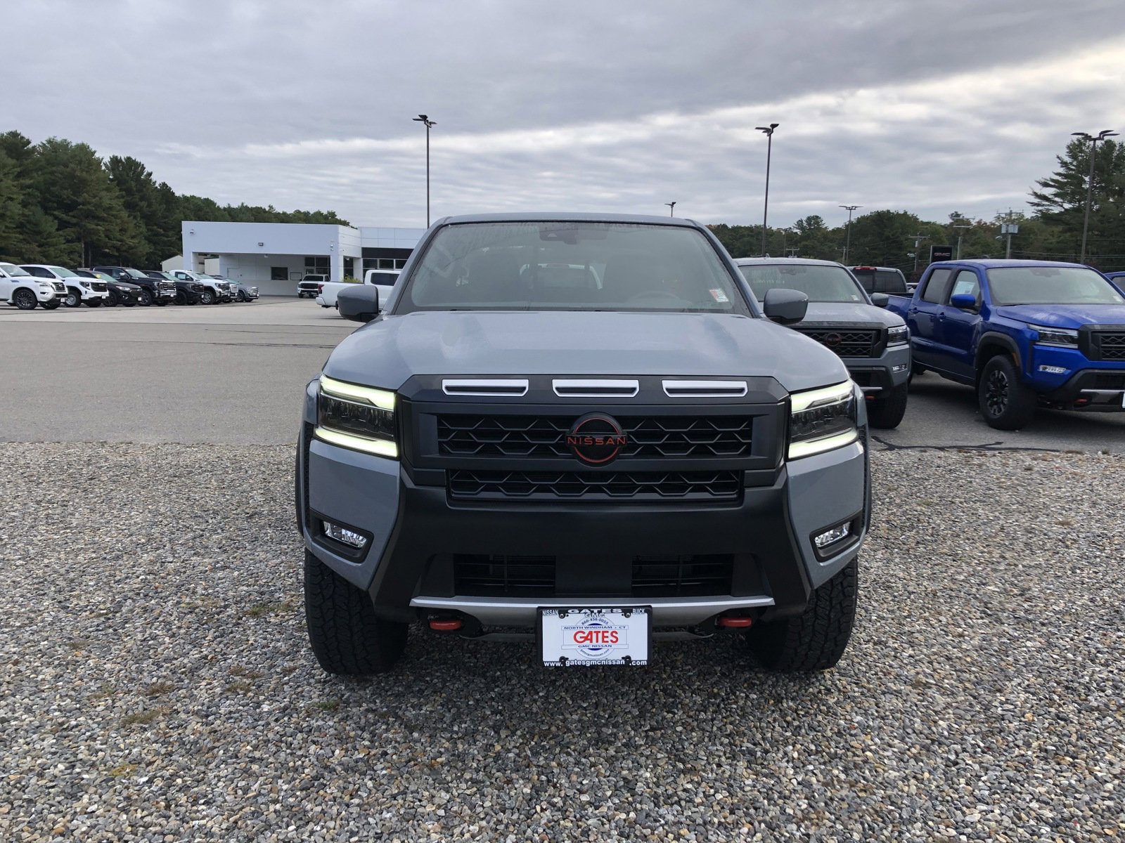 2025 Nissan Frontier PRO-4X photo 2