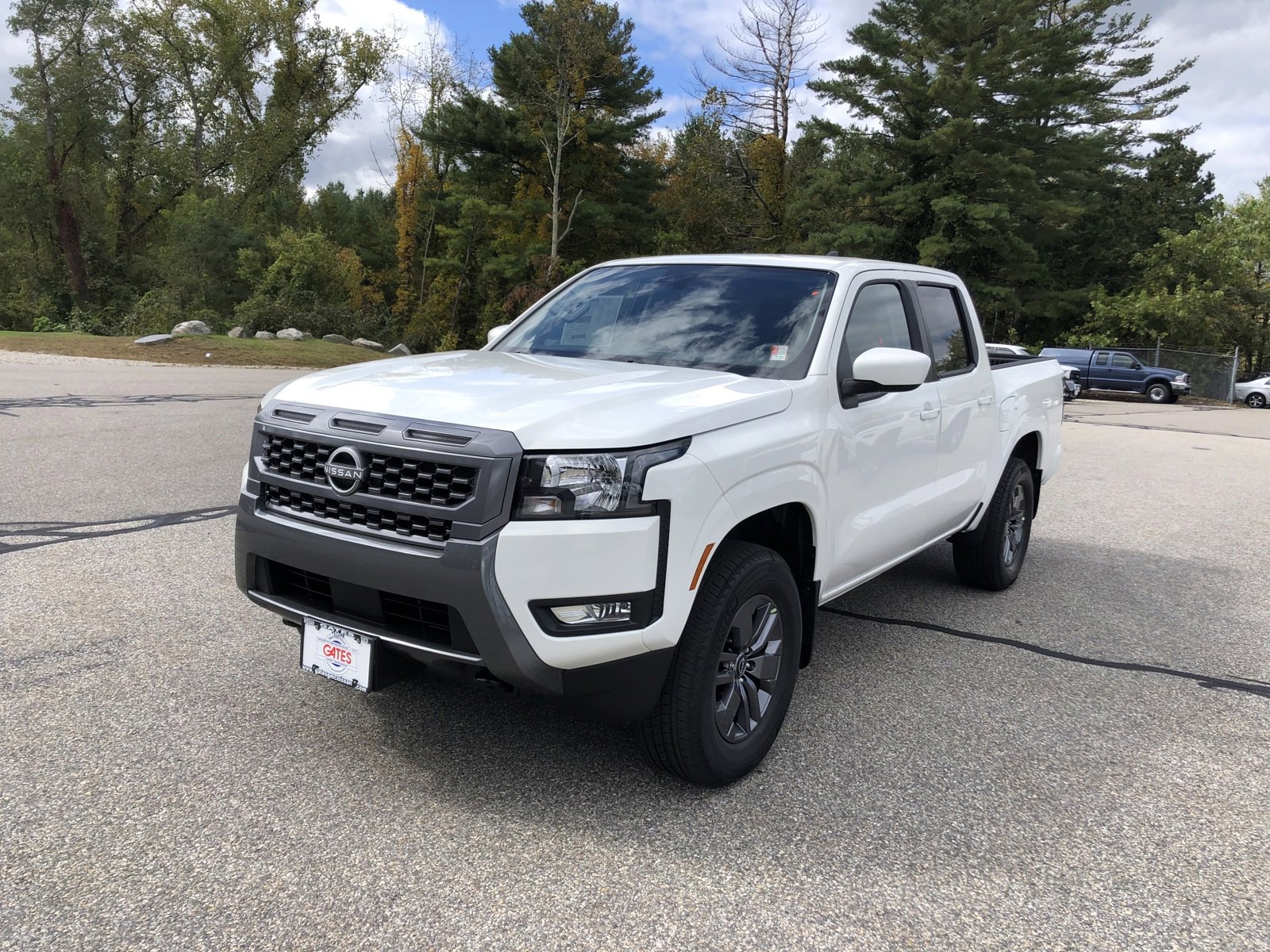 2025 Nissan Frontier SV photo 3