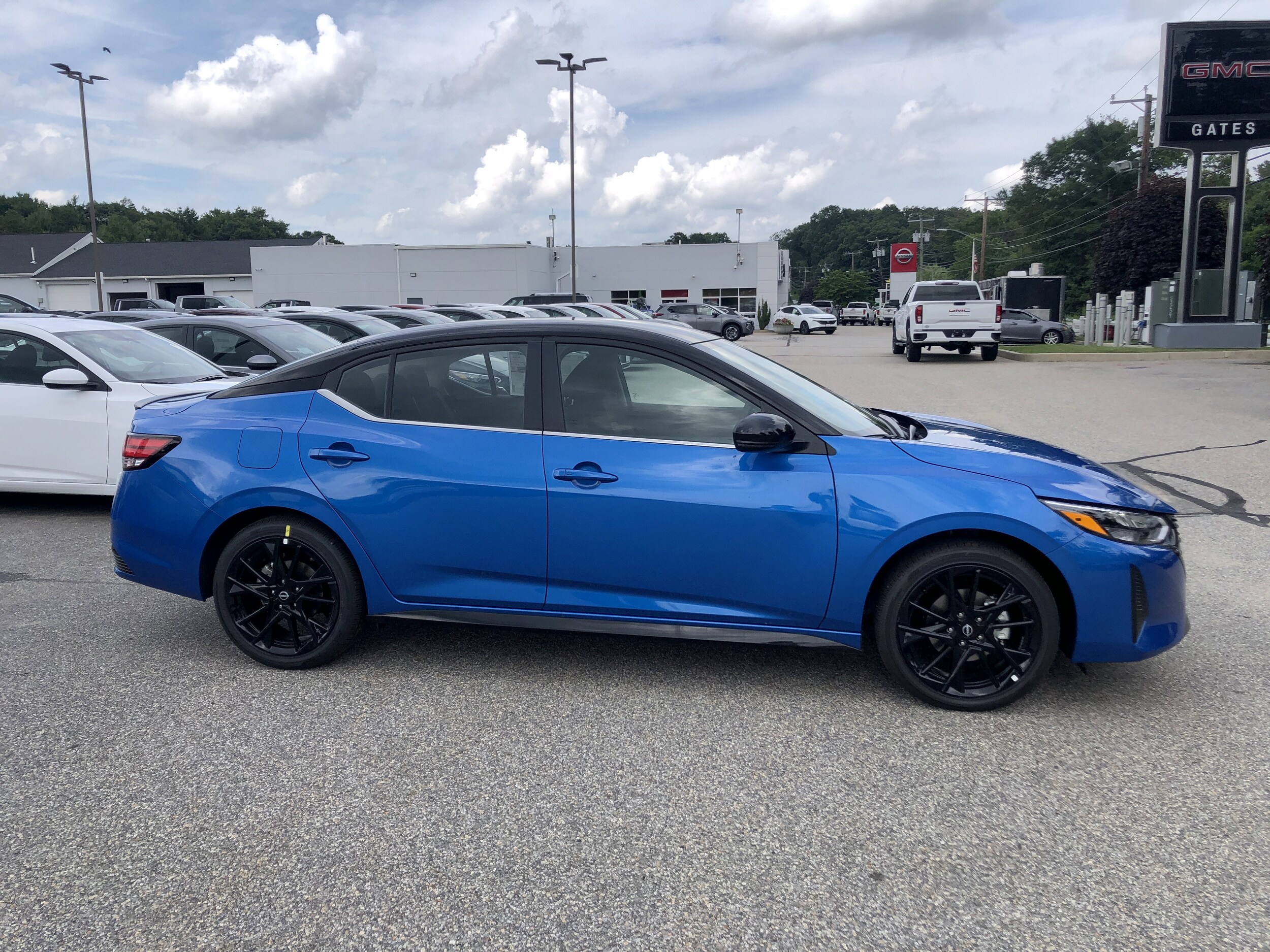 2025 Nissan Sentra SR photo 4