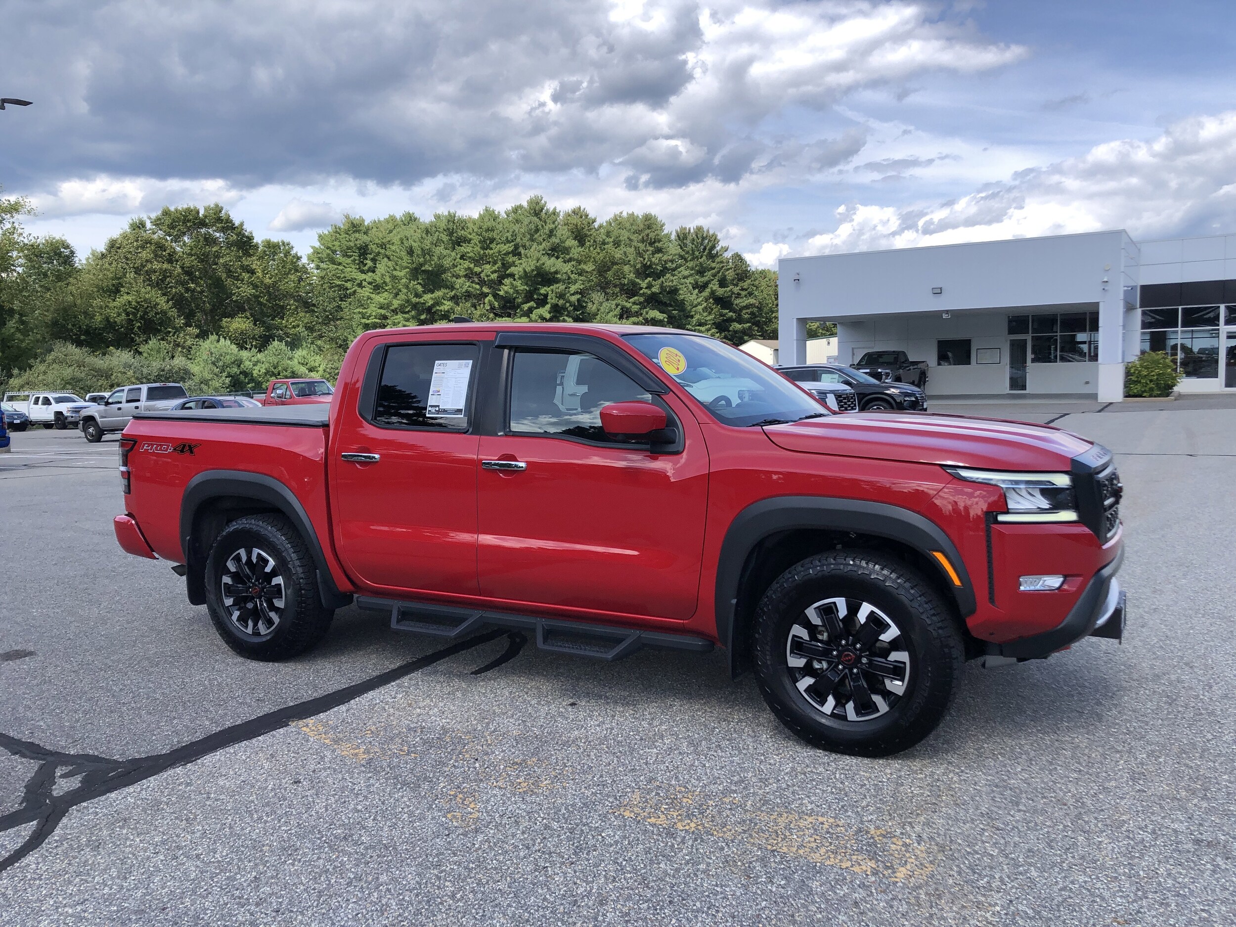 2024 Nissan Frontier PRO-4X Crew Cab photo 3