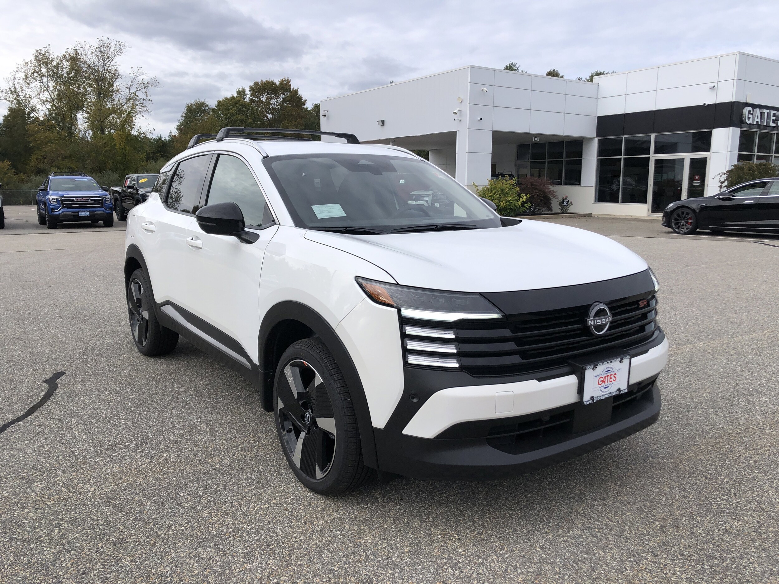 2026 Nissan KICKS SR AWD's photo