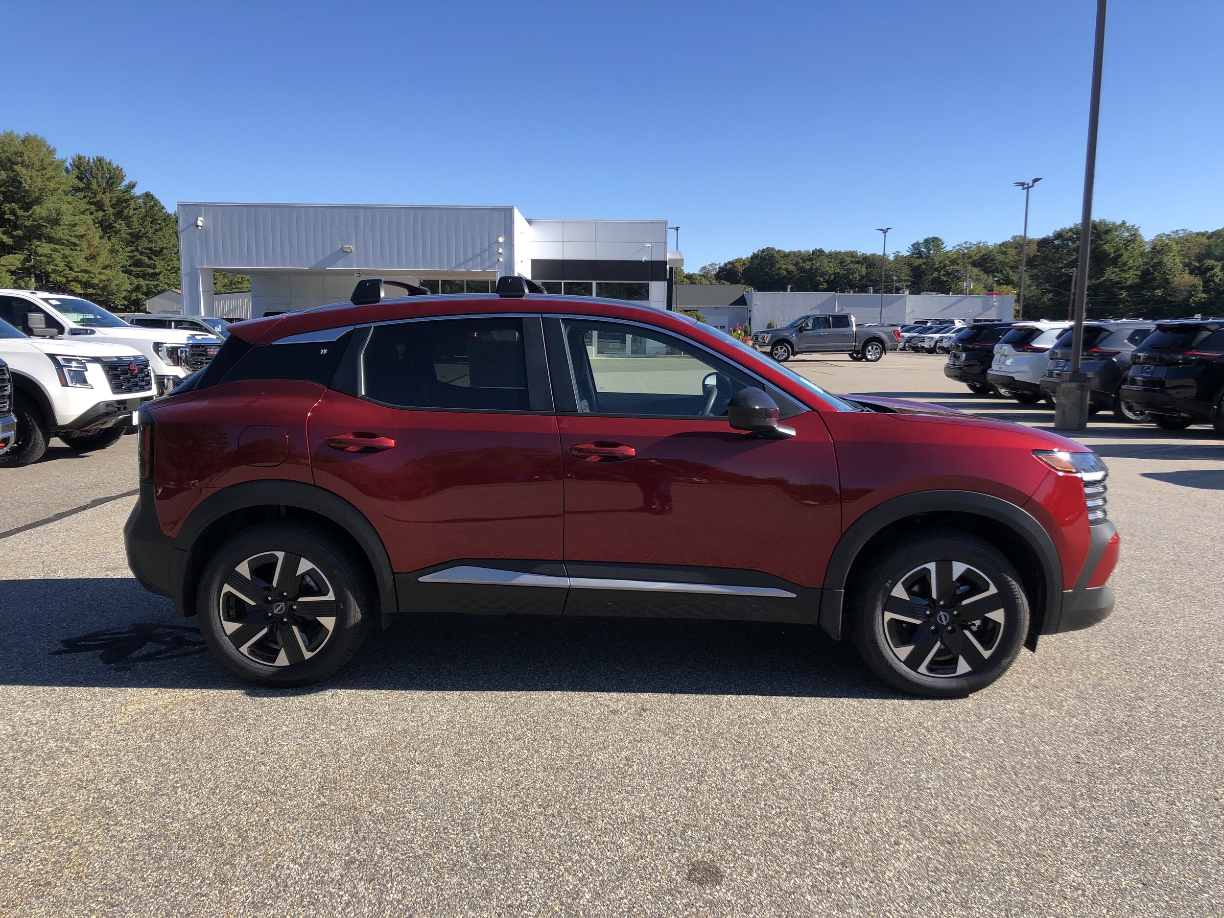 2026 Nissan Kicks SV photo 2