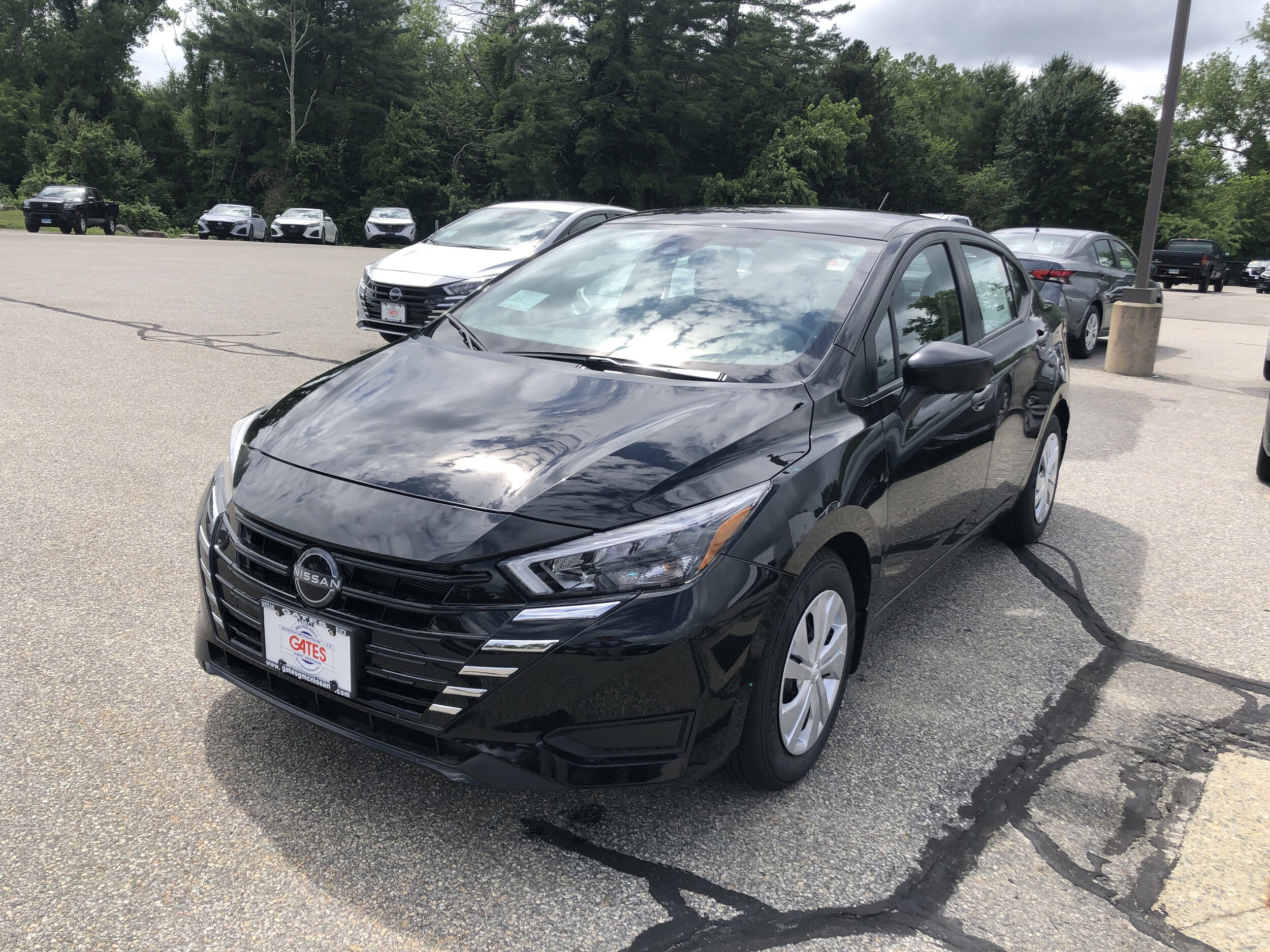 2025 Nissan Versa S photo 3
