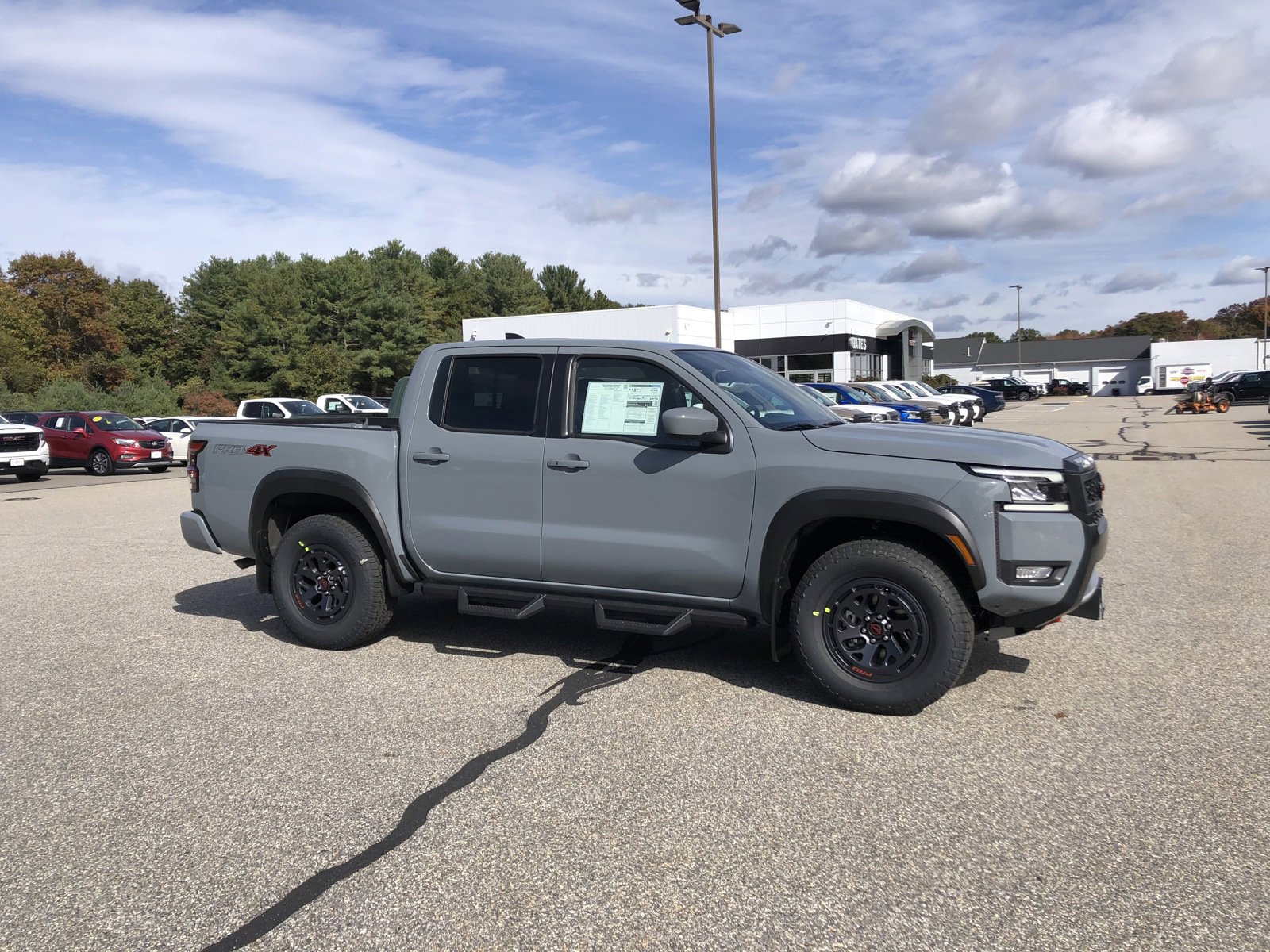 2025 Nissan Frontier PRO-4X photo 4