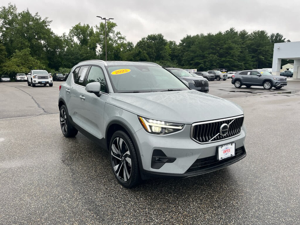 Used 2025 Volvo XC40 Ultra Bright Theme SUV