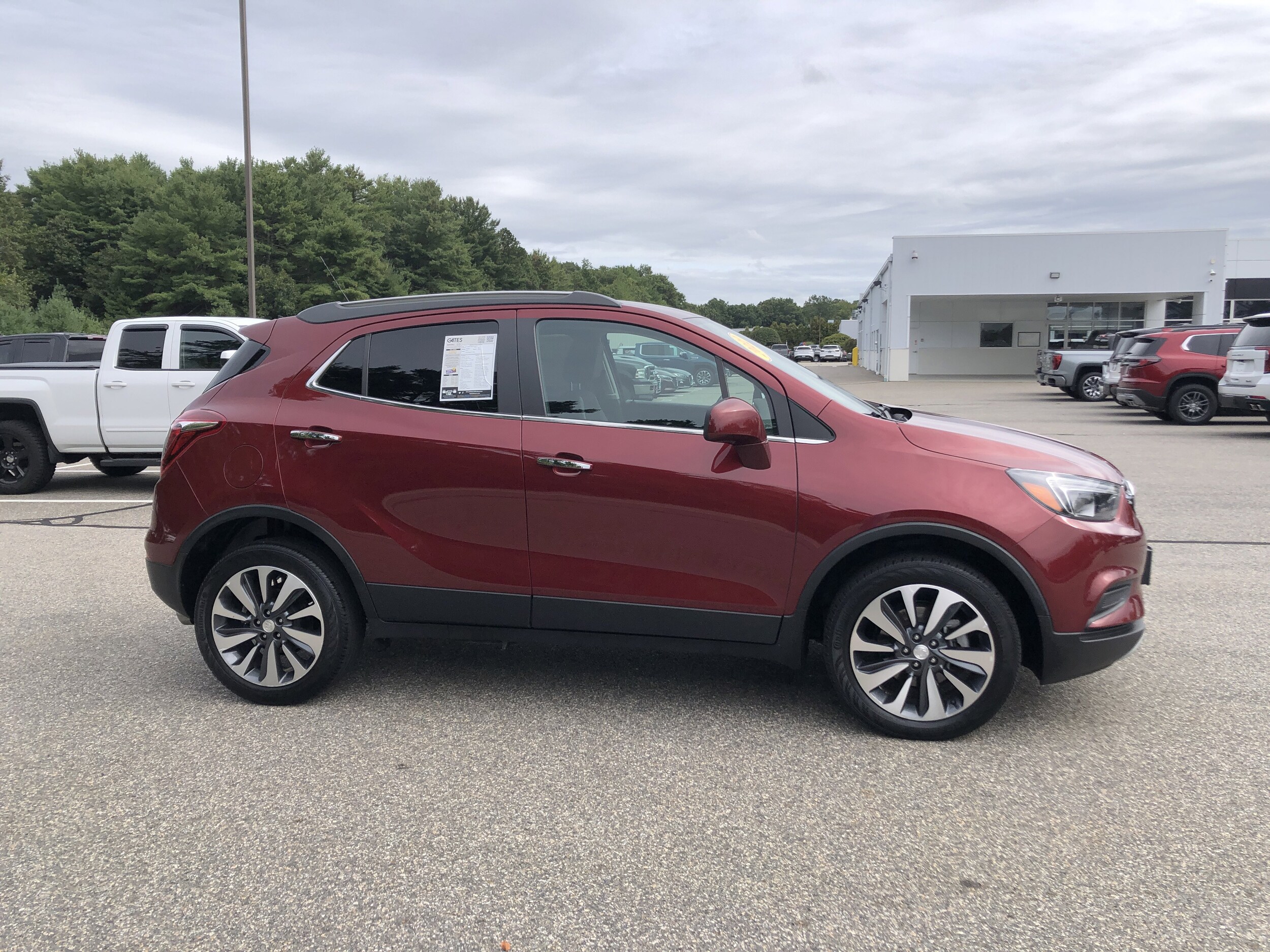 2022 Buick Encore Preferred photo 2