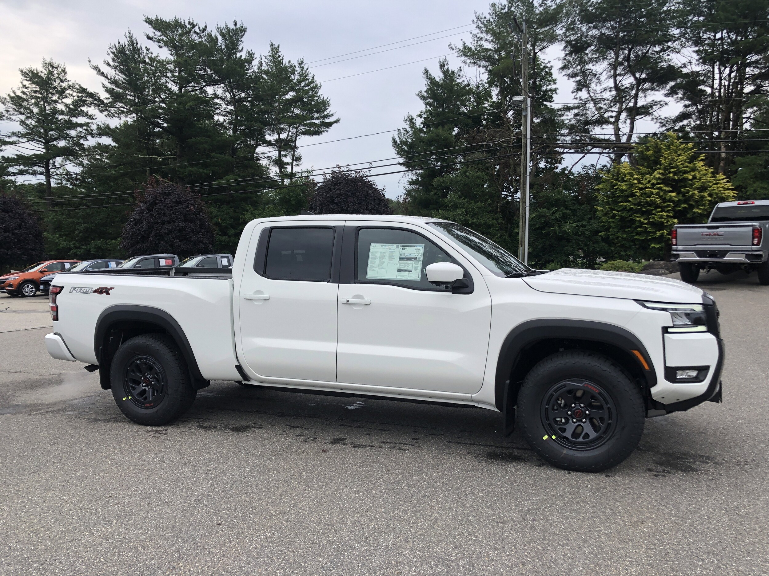 2025 Nissan Frontier PRO-4X photo 4