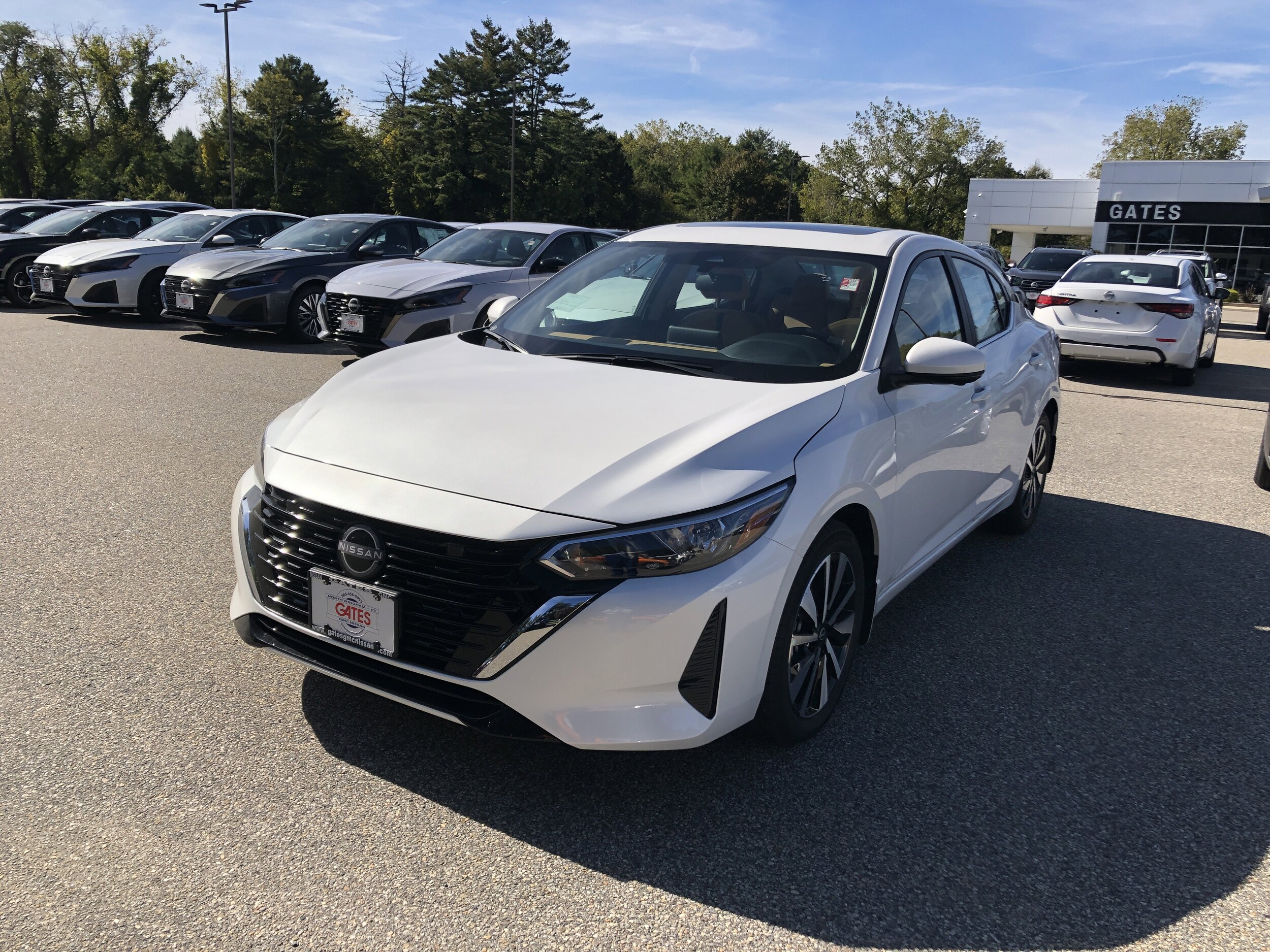 2025 Nissan Sentra SV Premium photo 3