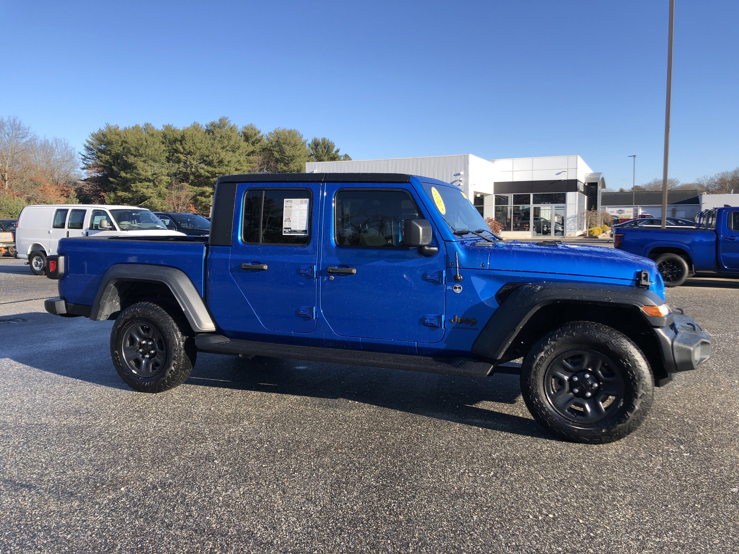 2021 Jeep Gladiator Sport photo 2