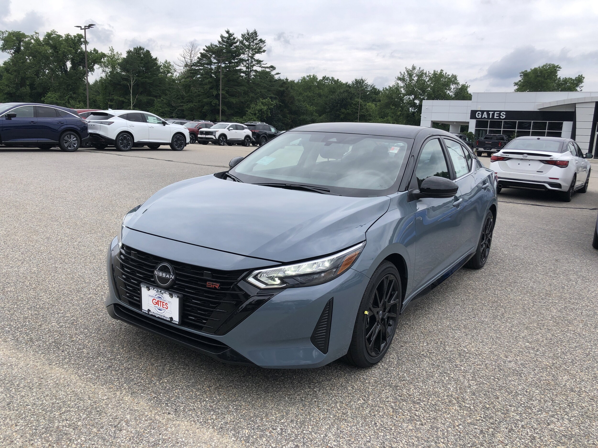 2025 Nissan Sentra SR photo 3