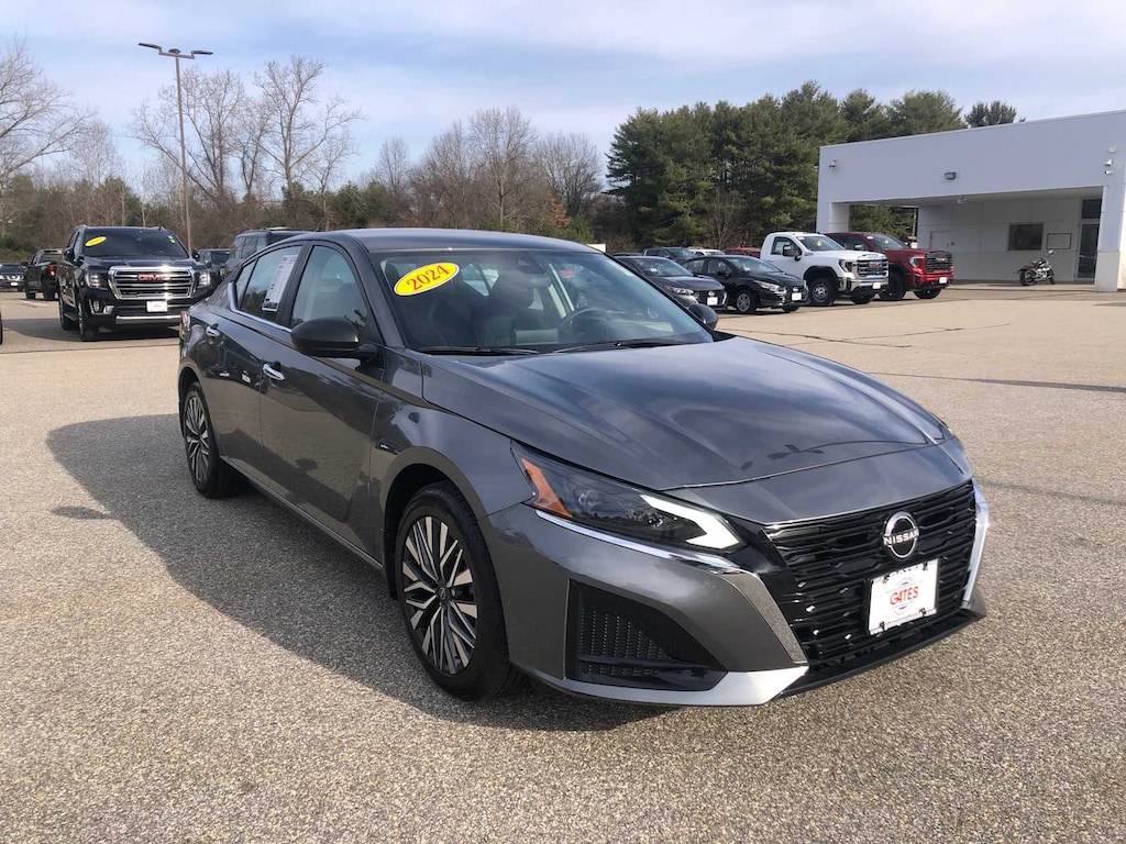 Used 2024 Nissan Altima 2.5 SV AWD Sedan