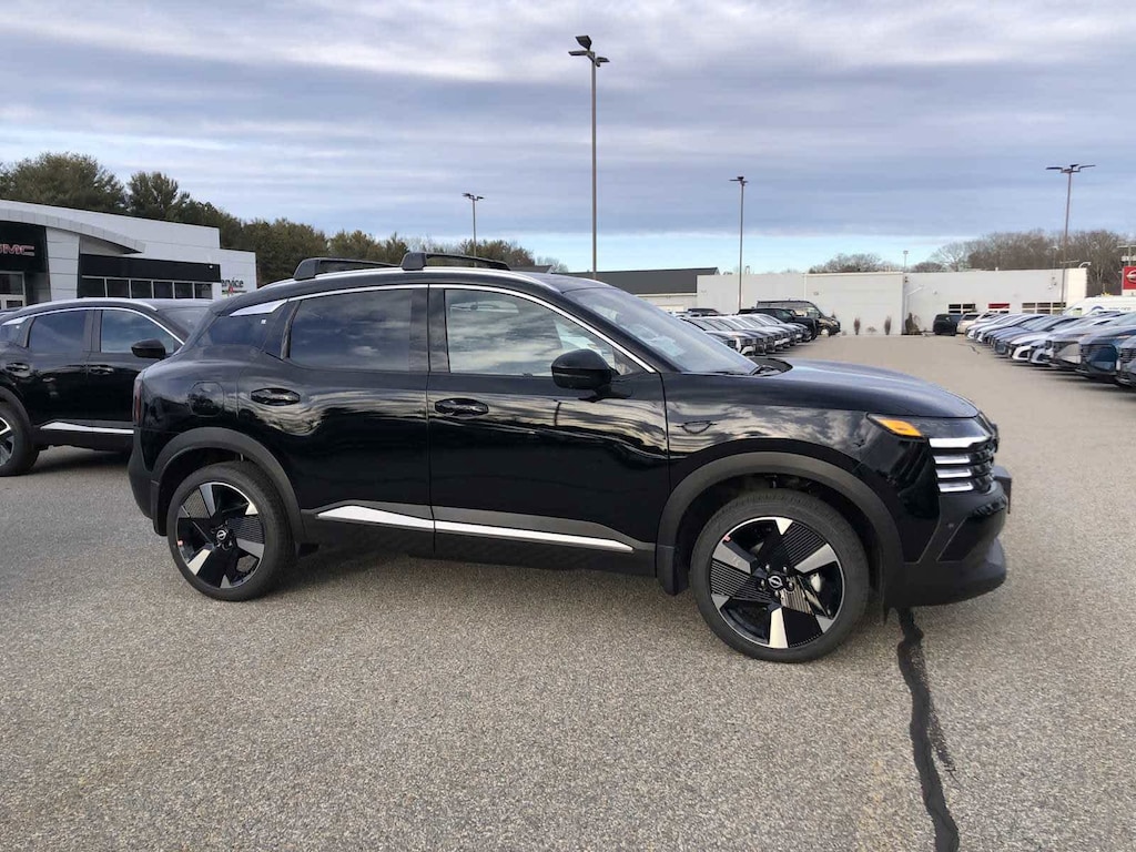New 2026 Nissan Kicks SR SUV