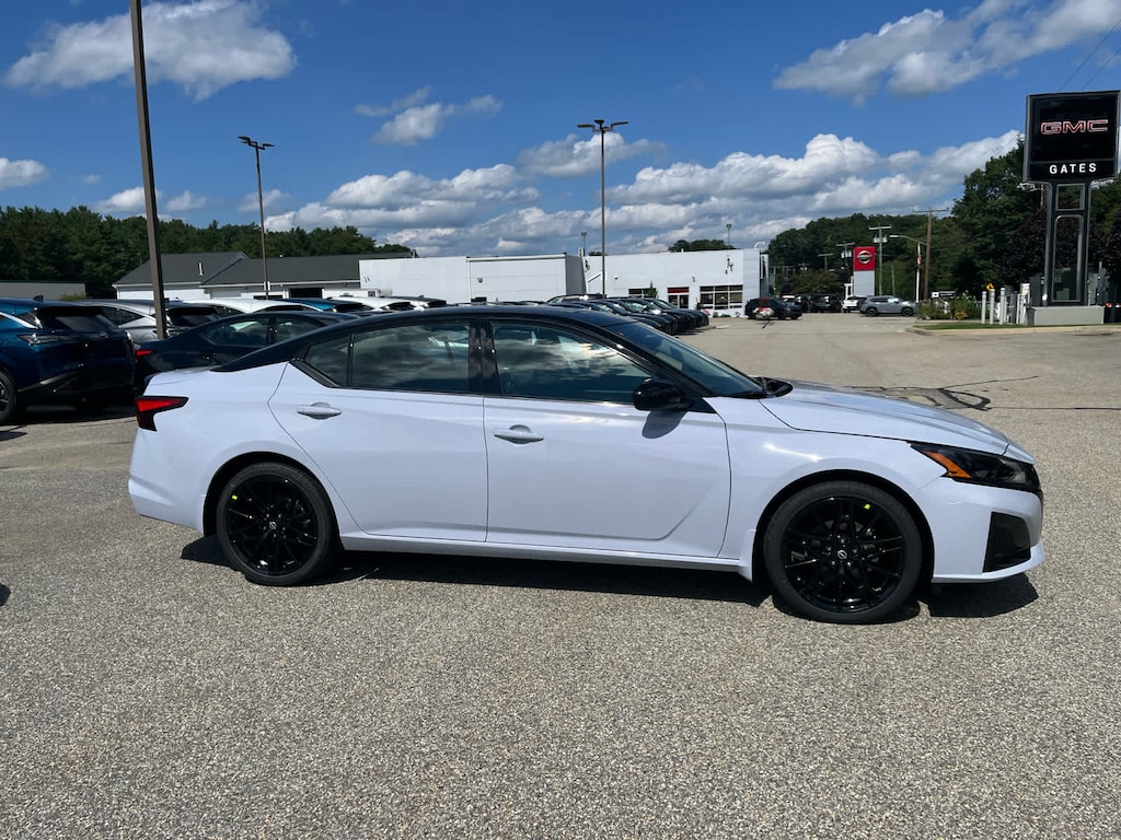New 2026 Nissan Altima SR Sedan