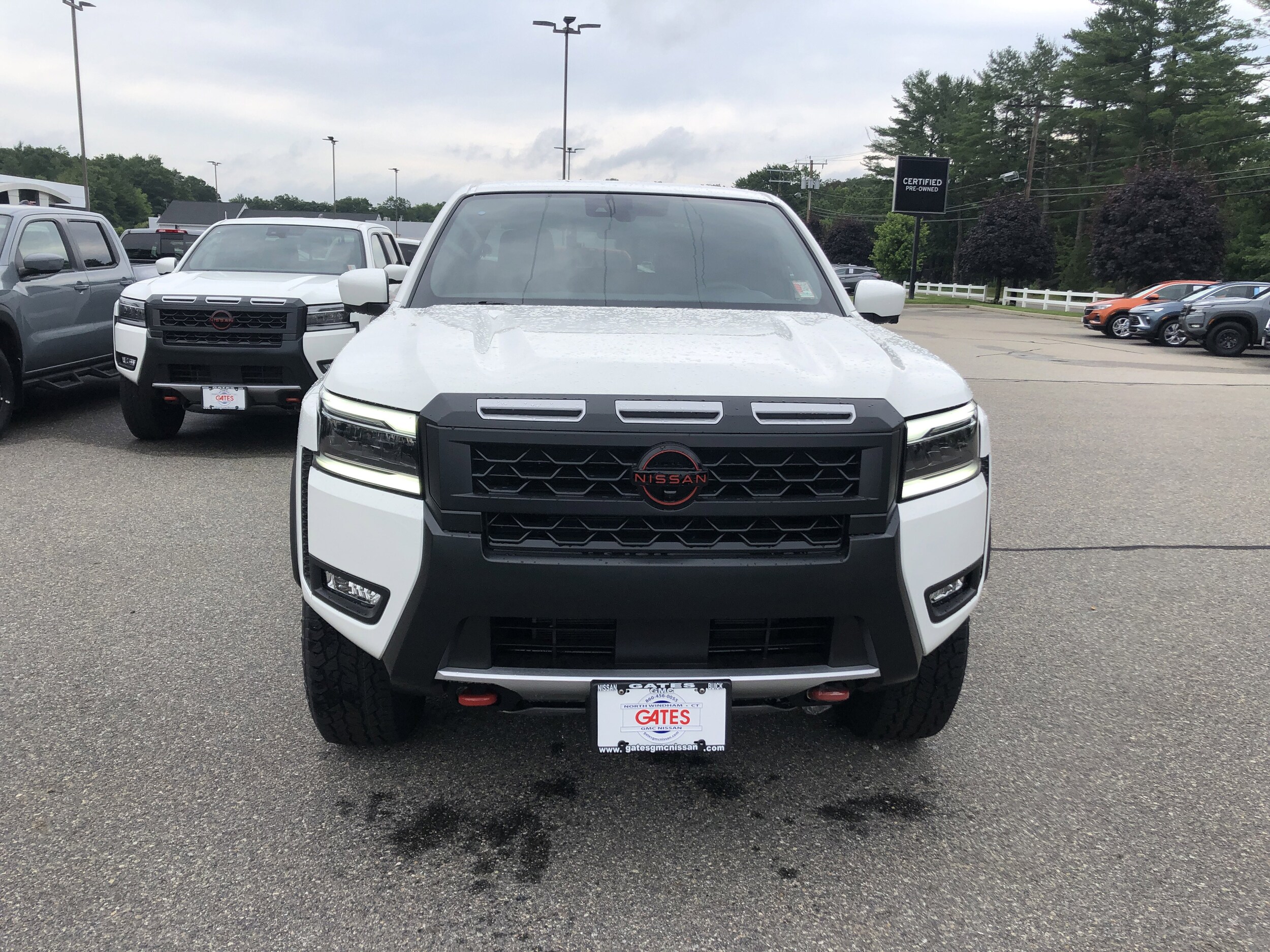 2025 Nissan Frontier PRO-4X photo 2