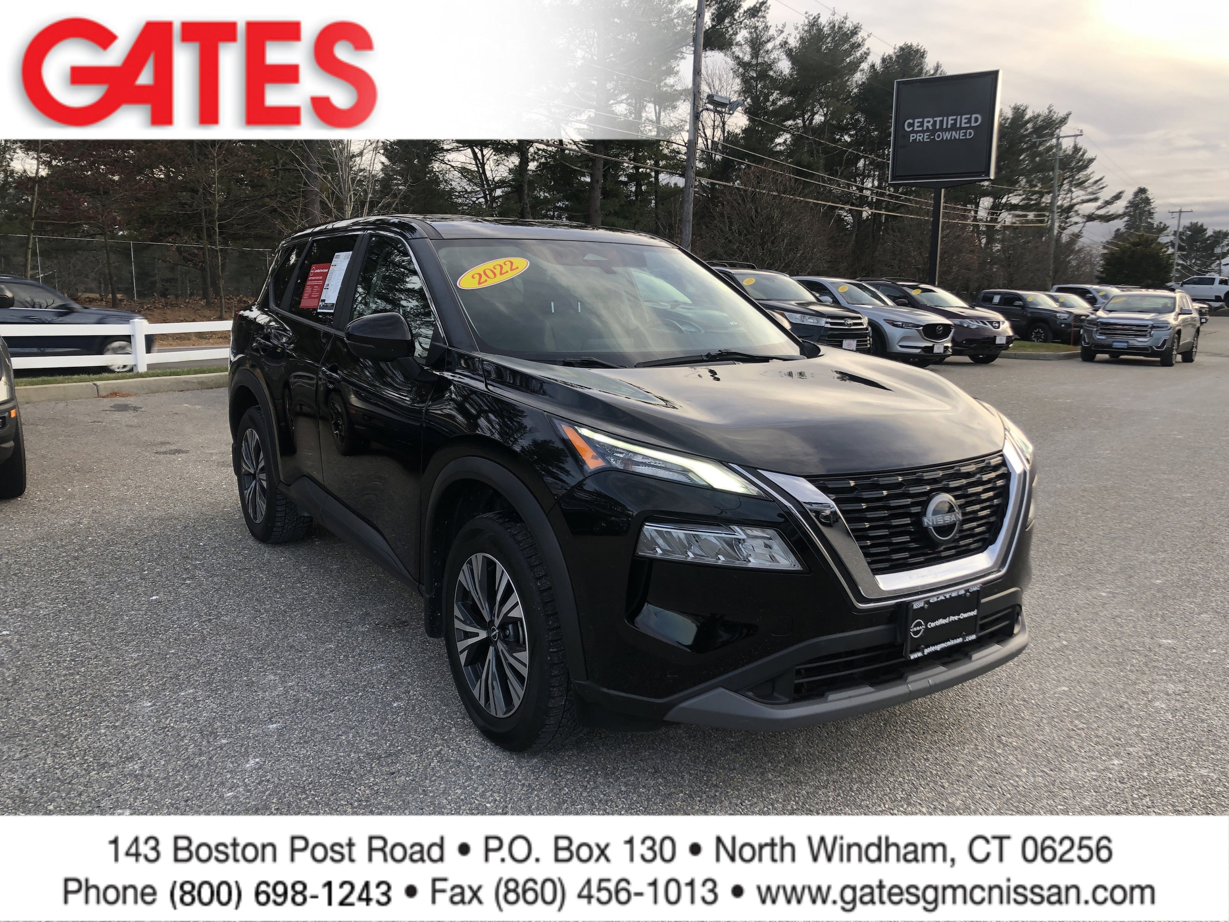 2022 Nissan Rogue SV's photo