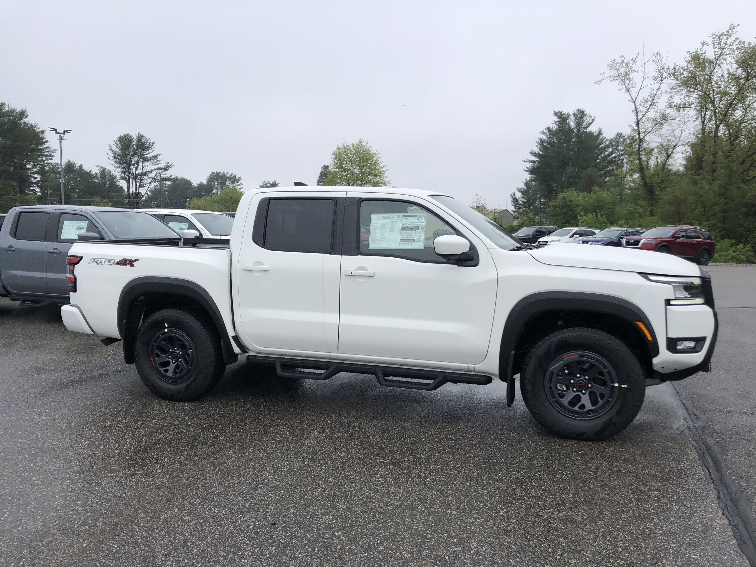 2025 Nissan Frontier PRO-4X photo 4