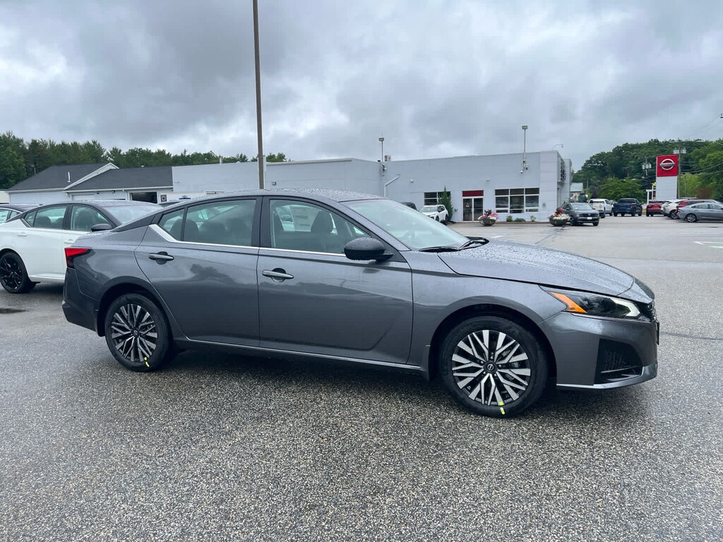 New 2026 Nissan Altima SV Sedan
