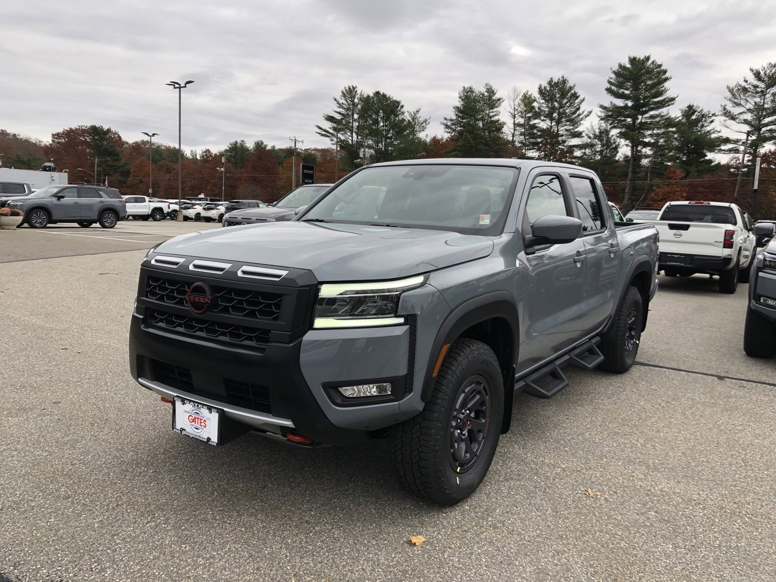 2025 Nissan Frontier PRO-4X photo 3