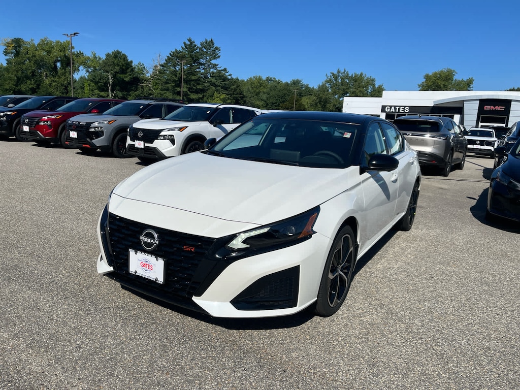 New 2026 Nissan Altima SR Sedan
