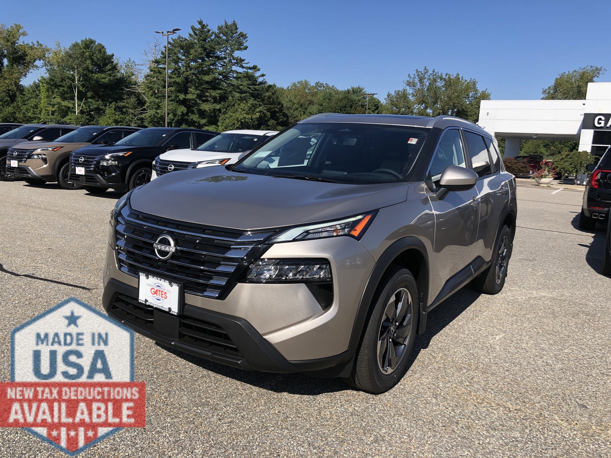 2026 Nissan Rogue SV photo 2