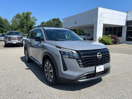2026 Nissan Pathfinder Platinum SUV