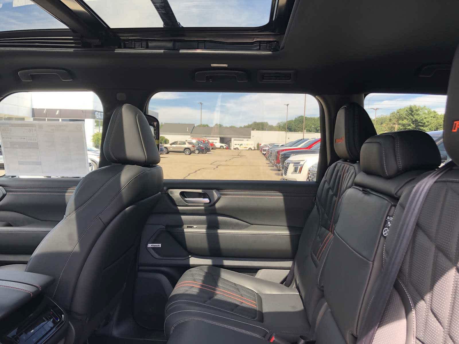 2025 Nissan Armada PRO-4X - Photo 11