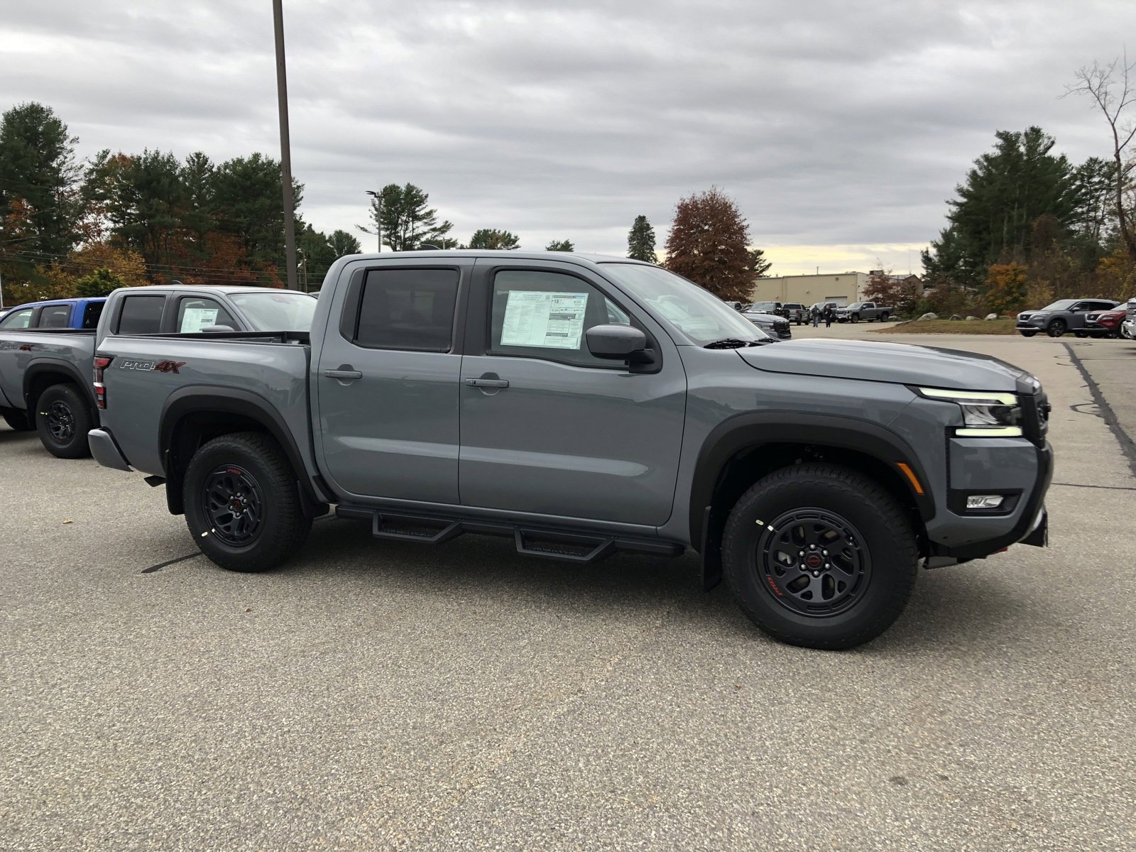 2025 Nissan Frontier PRO-4X photo 4