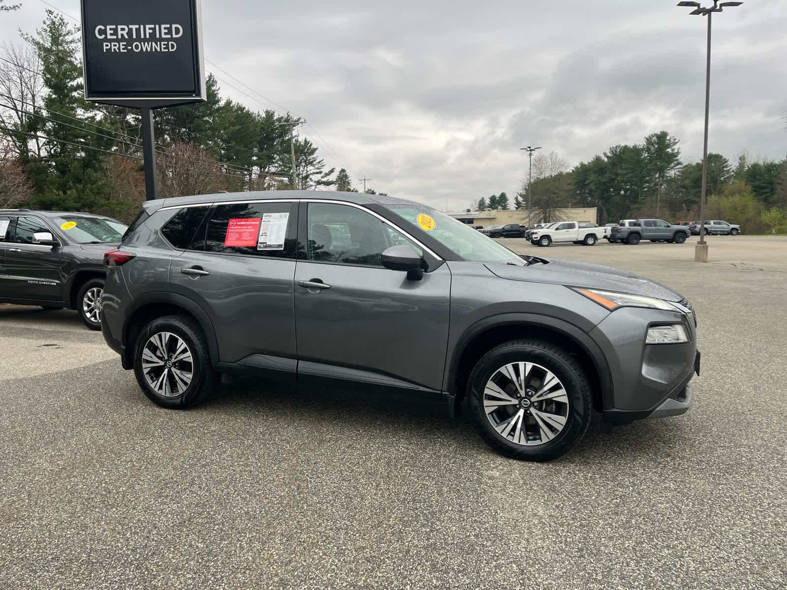 2021 Nissan Rogue SV photo 4