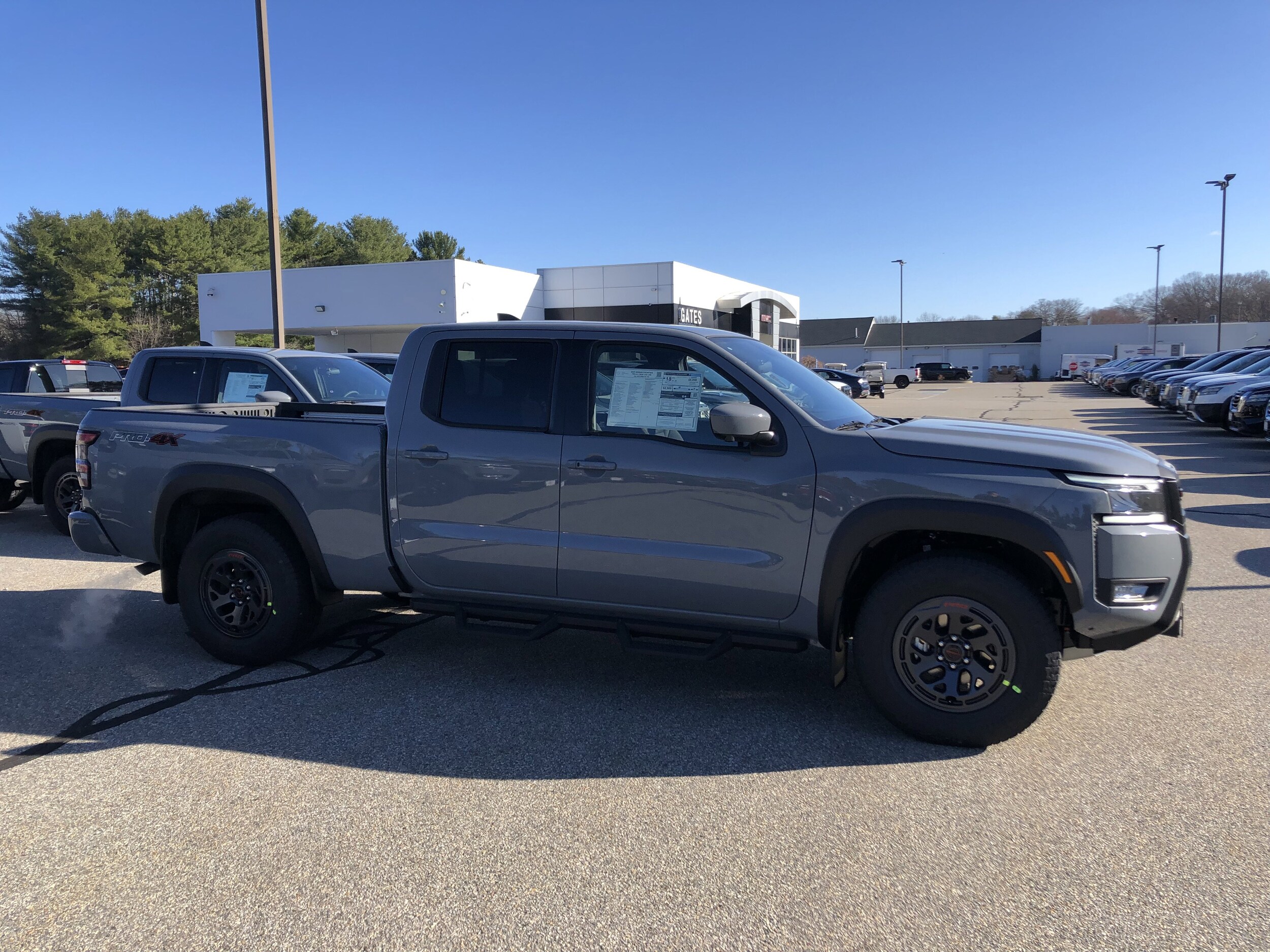 2025 Nissan Frontier PRO-4X photo 4