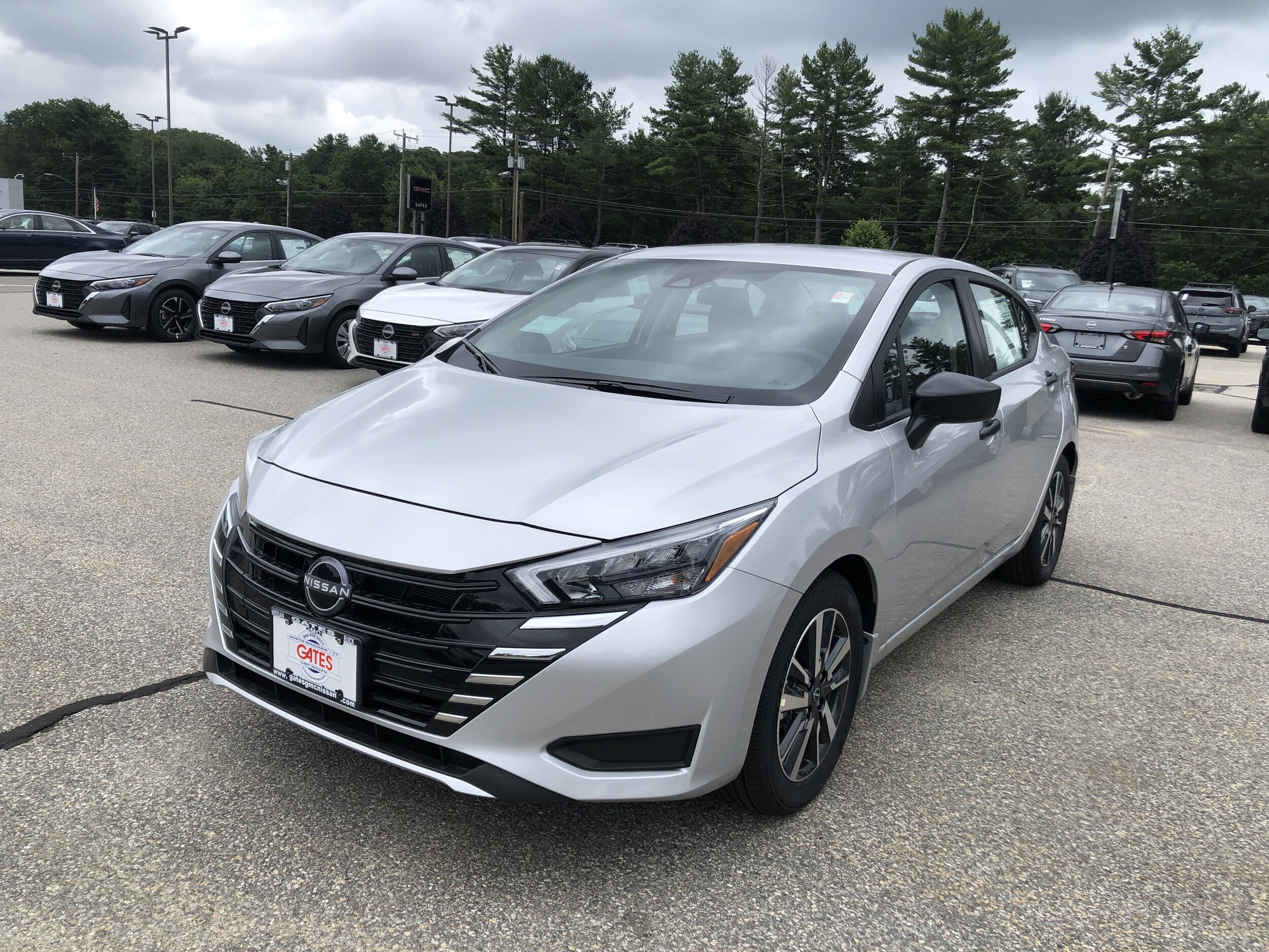 2025 Nissan Versa S photo 3