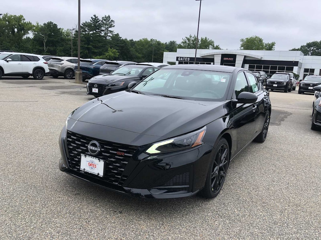 New 2026 Nissan Altima SR Sedan