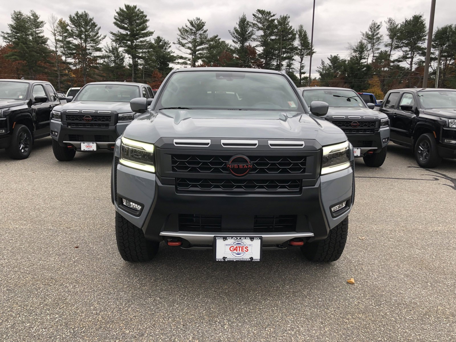 2025 Nissan Frontier PRO-4X photo 2