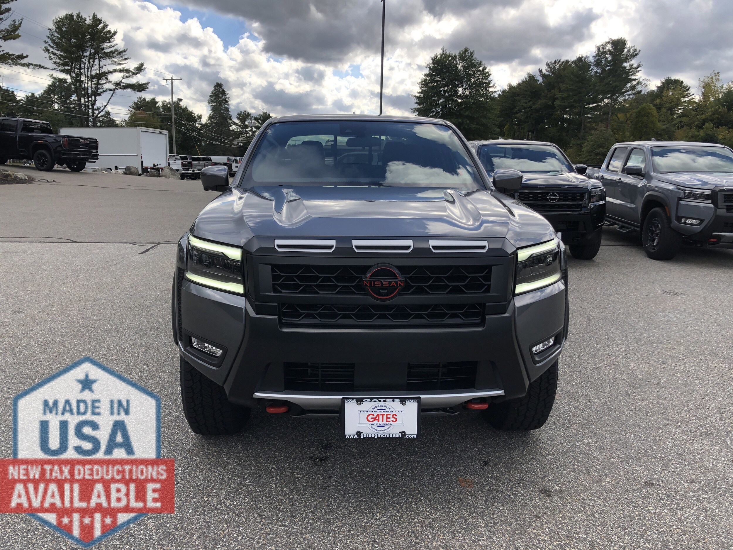 2026 Nissan Frontier PRO-4X photo 2