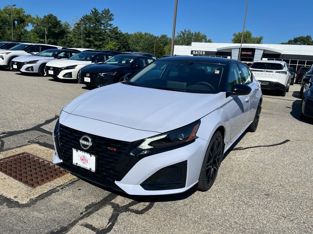 New 2026 Nissan Altima SR Sedan