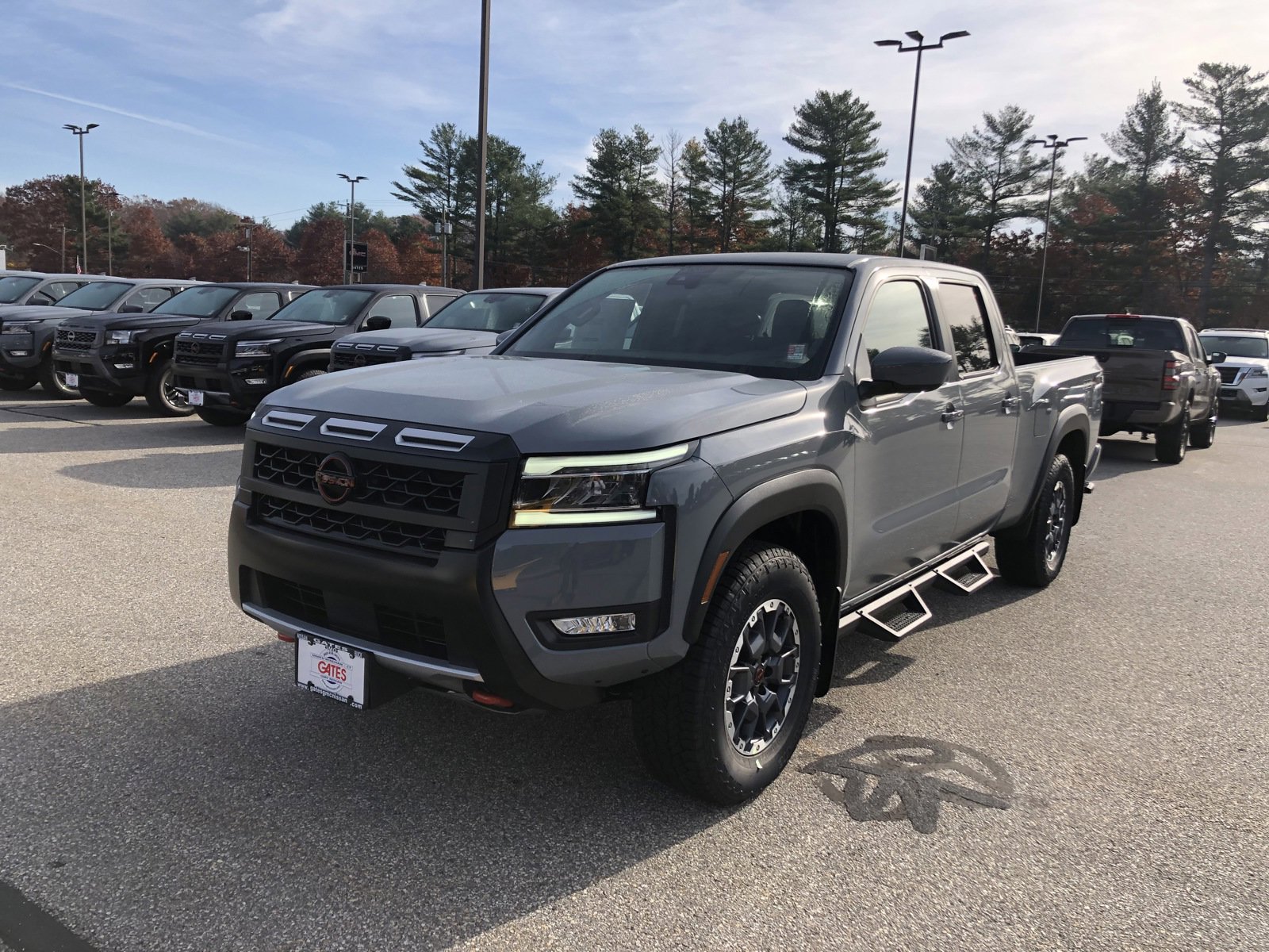 2025 Nissan Frontier PRO-4X photo 3
